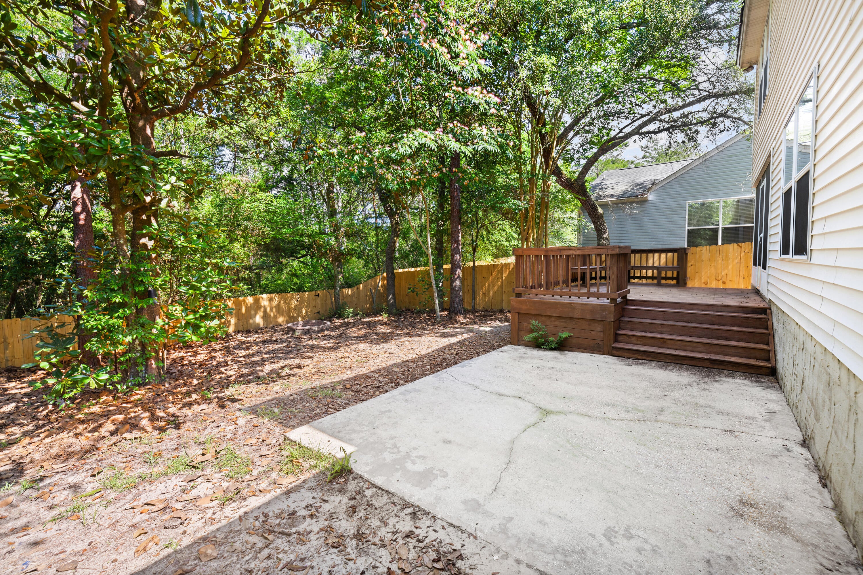 COLLEGE OAKS - Residential