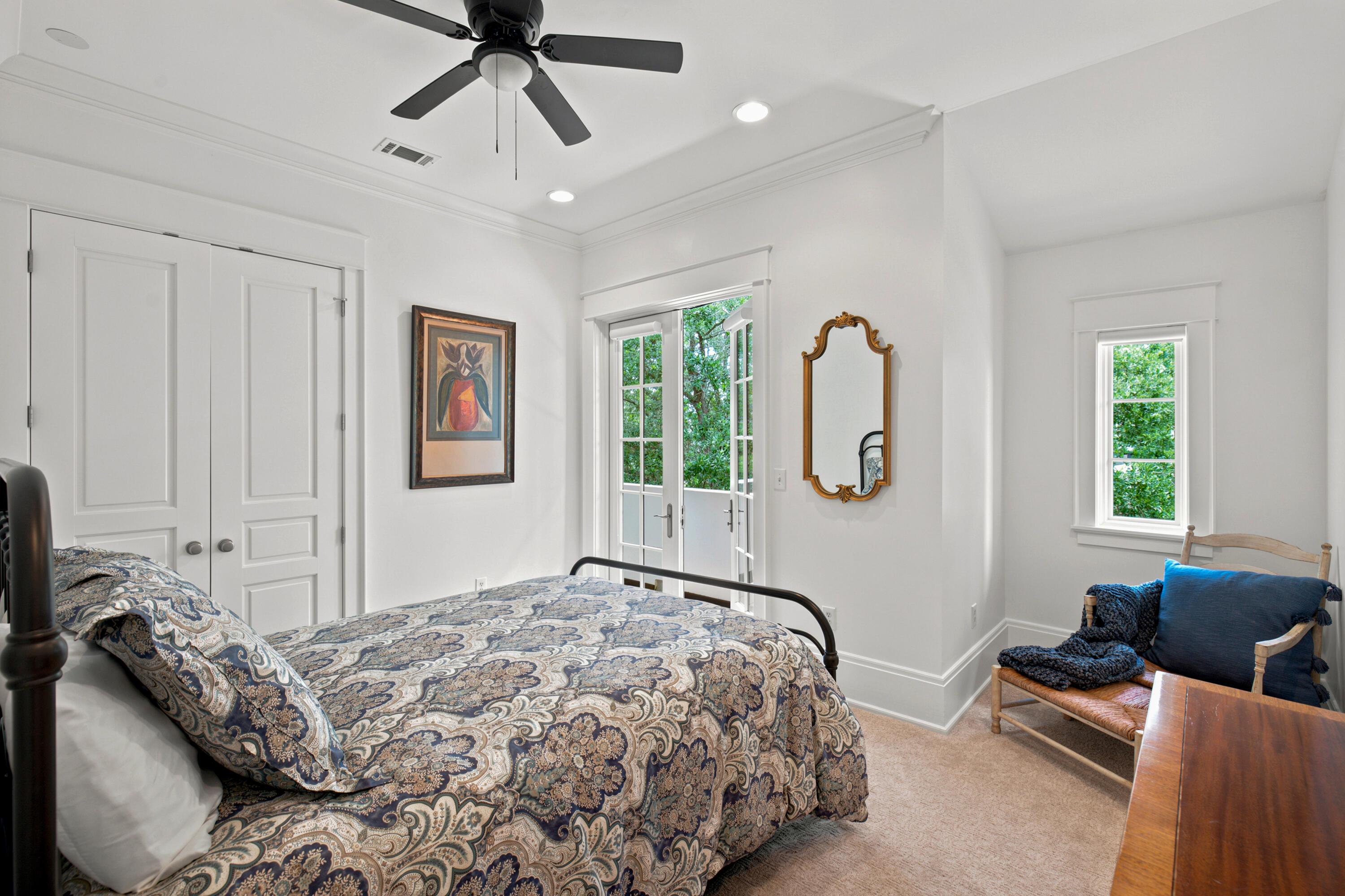 ISLAND ESTATES - Residential
