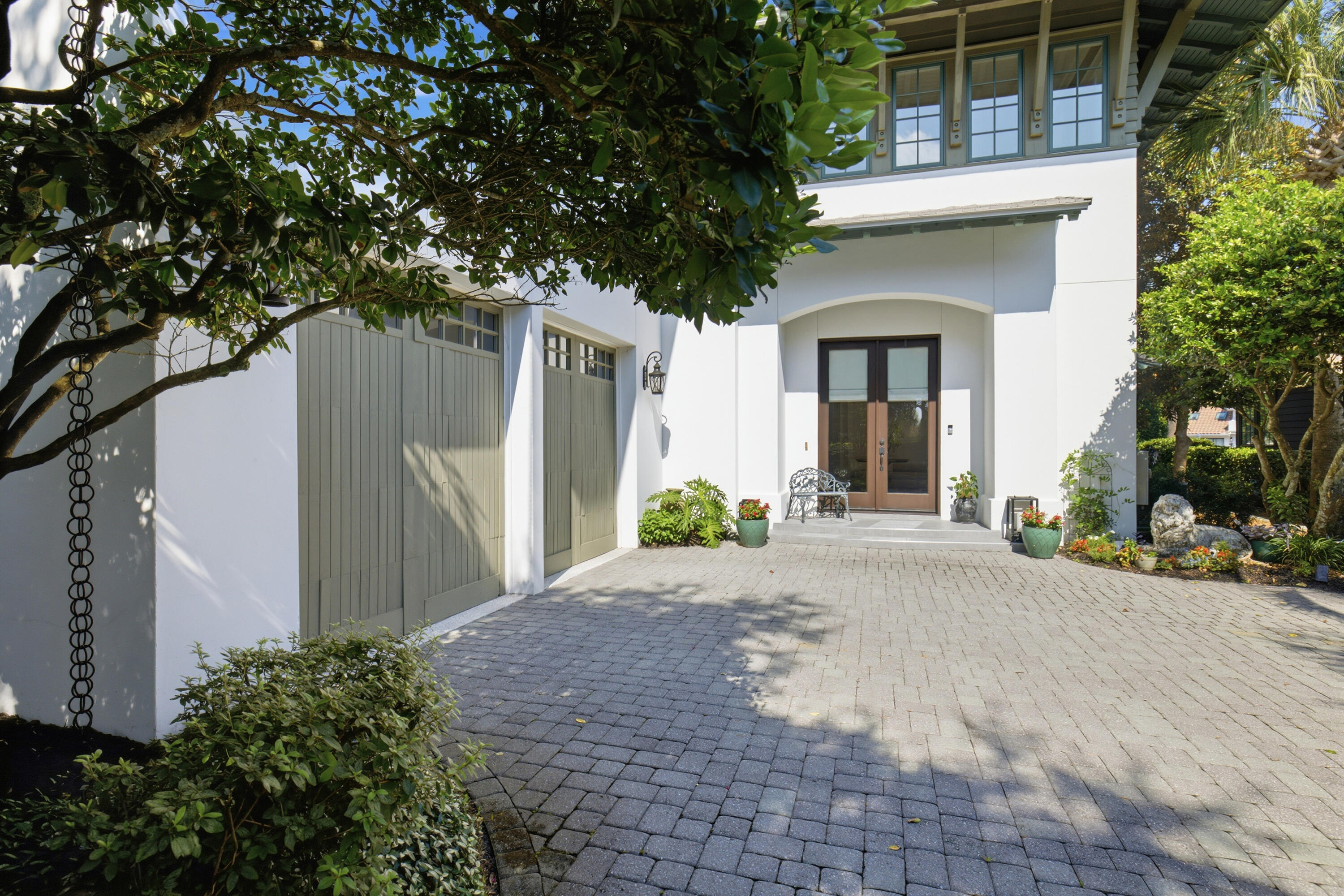 ISLAND ESTATES - Residential