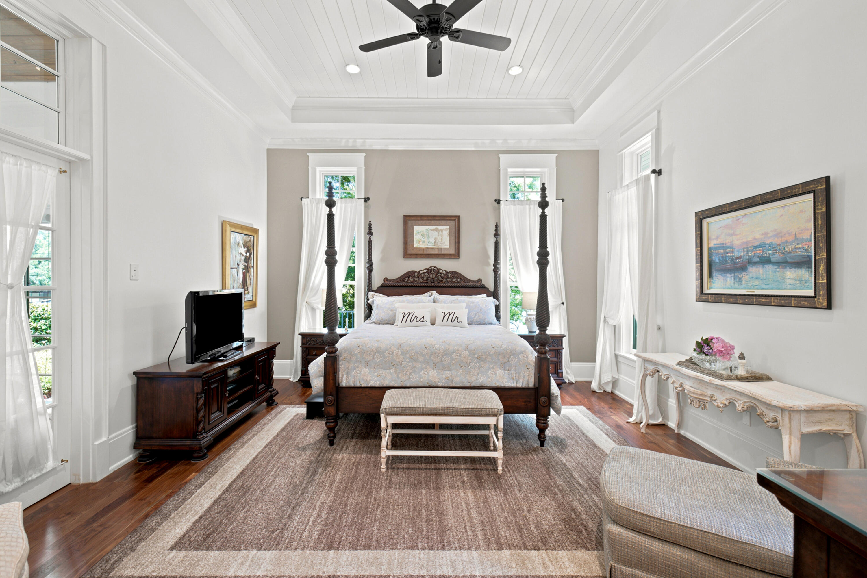 ISLAND ESTATES - Residential