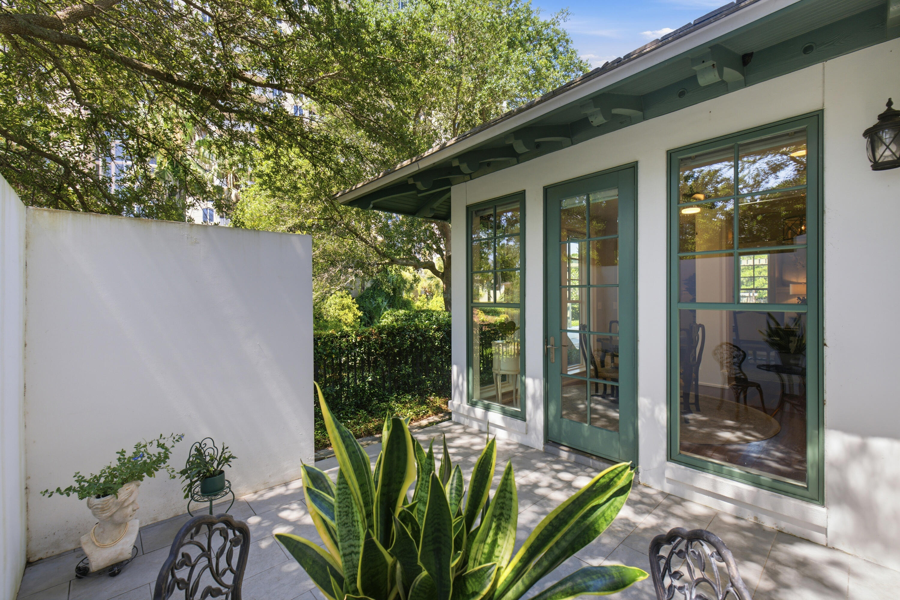 ISLAND ESTATES - Residential