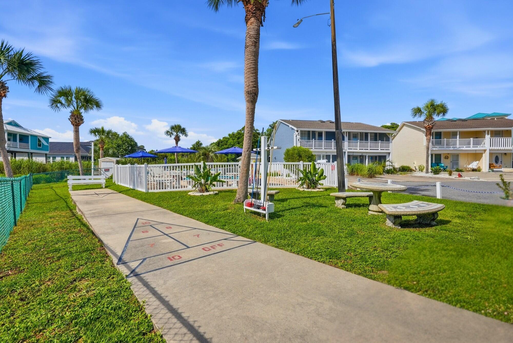 VILLA CHATEAUS - Residential