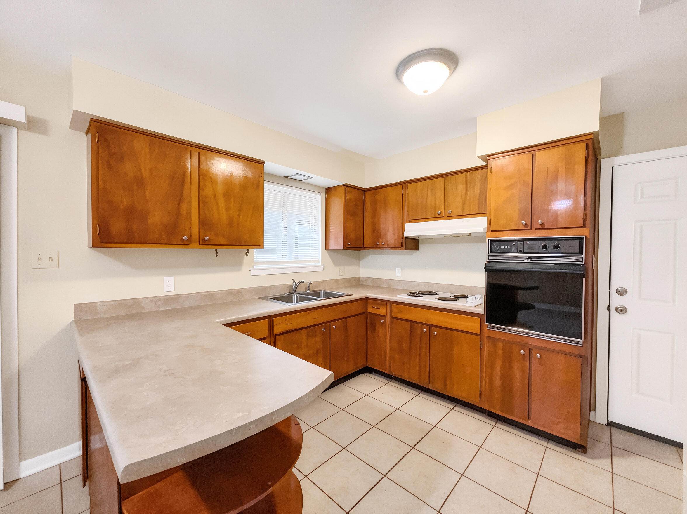 COLONY ESTATES - Residential Lease