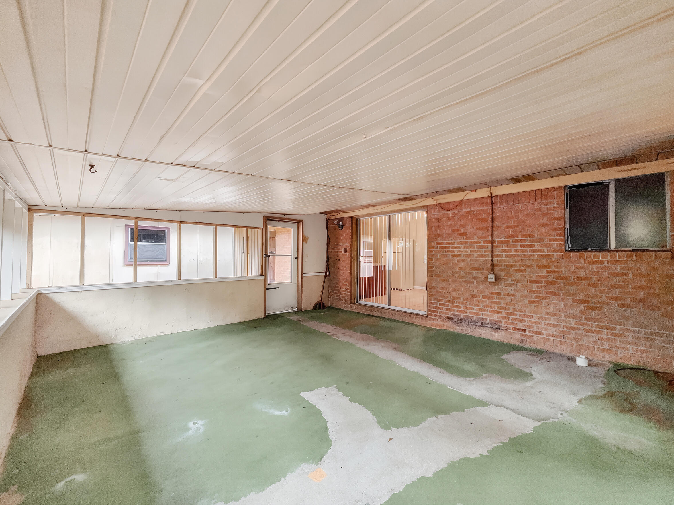 COLONY ESTATES - Residential Lease