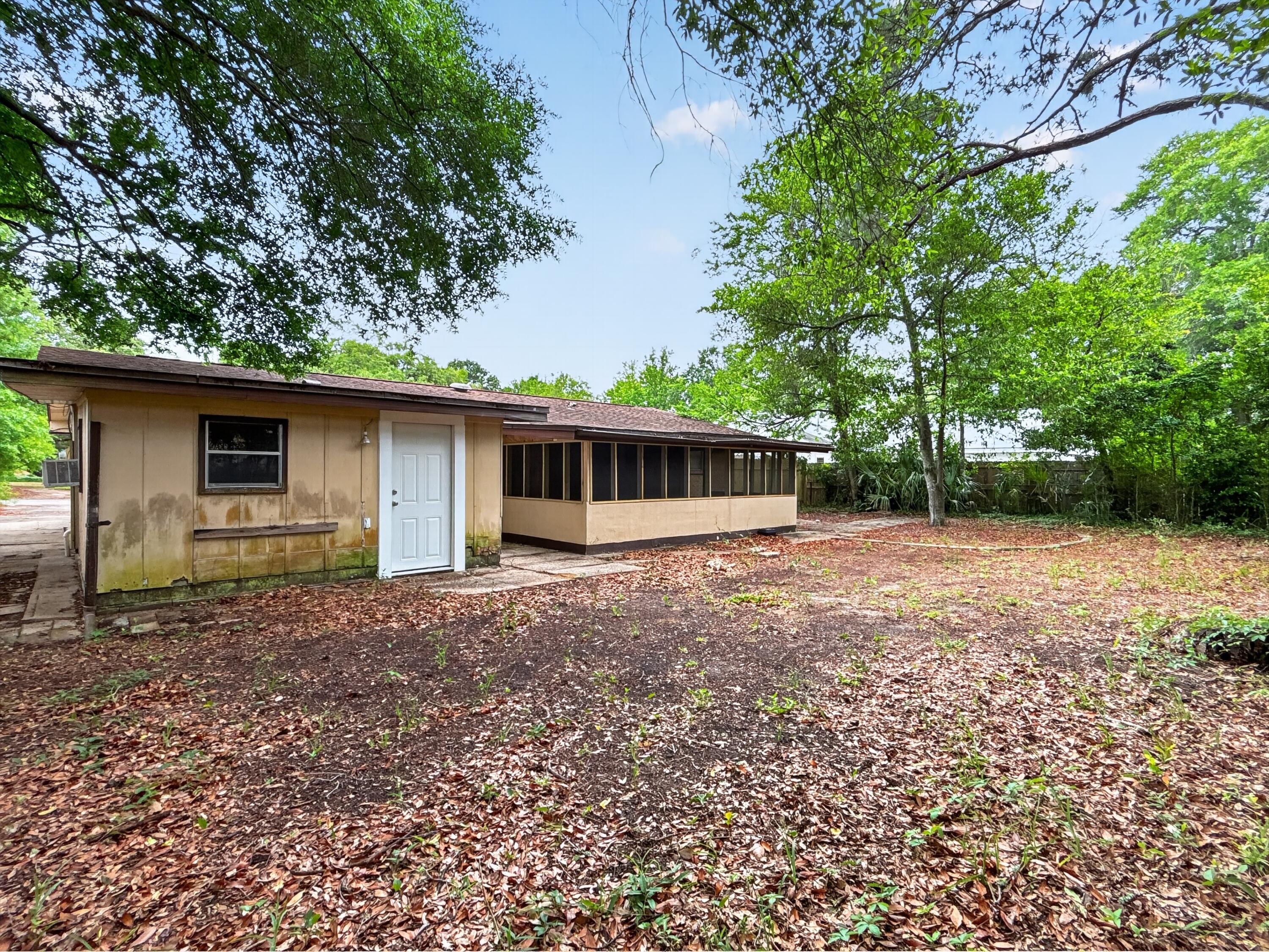 COLONY ESTATES - Residential Lease