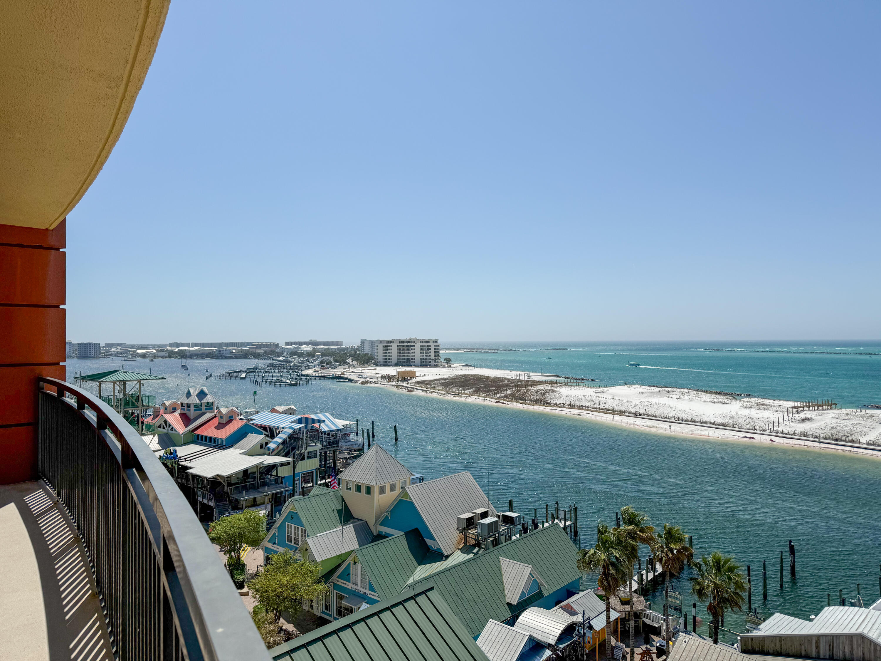 This fractional ownership opportunity provides a 1/8 share with 6 weeks of usage, allowing you to experience Destin year-round. This stunning 3-bedroom, 3-bathroom corner condo boasts breathtaking water views of Destin Harbor, East Pass, the Gulf, and Crab Island. Enjoy 500+ sq. ft. of balcony space to soak in the scenery. Amenities include a pool, 2 hot tubs, spa, fitness center, 24-hour front desk, bell service, onsite dining with room service, and beach service with chairs and umbrellas. Conveniently located just an elevator ride from HarborWalk Village's vibrant shopping, dining, and entertainment. Upcoming Use weeks for 2025 will be Nov 14-21 and for 2026 will be Feb 6-13, Apr 3-10, Jun 26-Jul 10, Sep 25-Oct 2, and Nov 20-27.