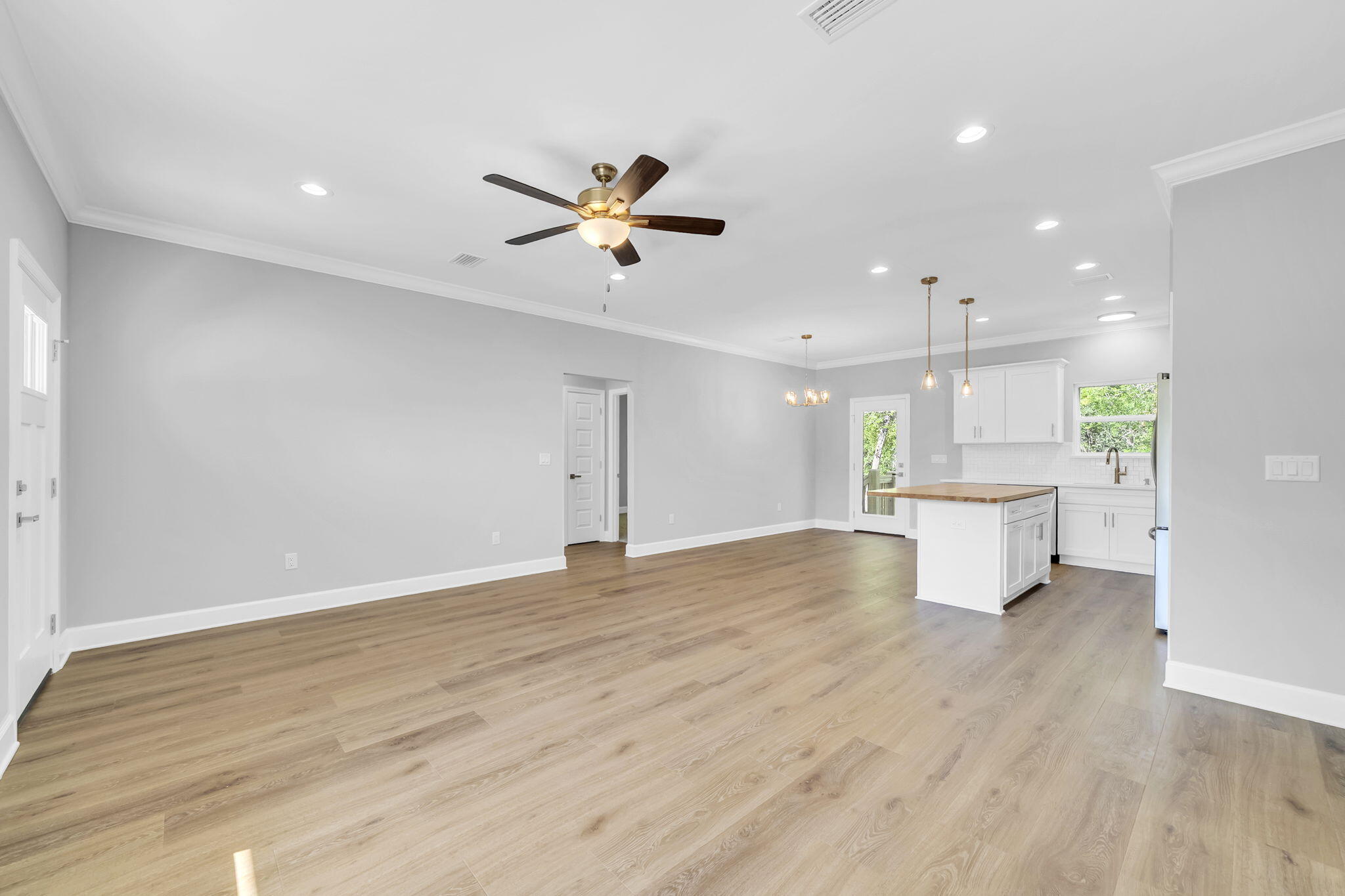 HUNTERS RIDGE - Residential