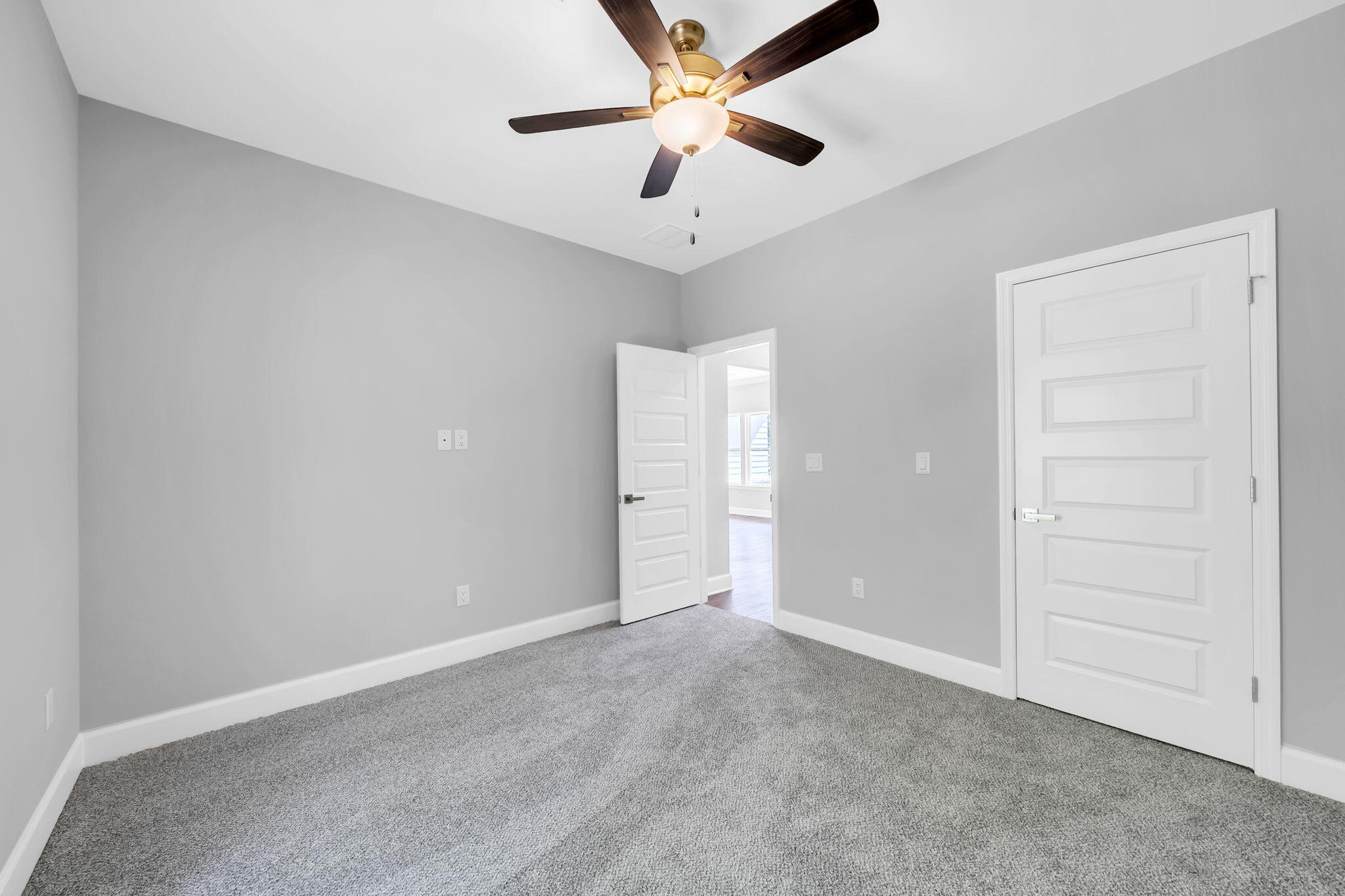 HUNTERS RIDGE - Residential