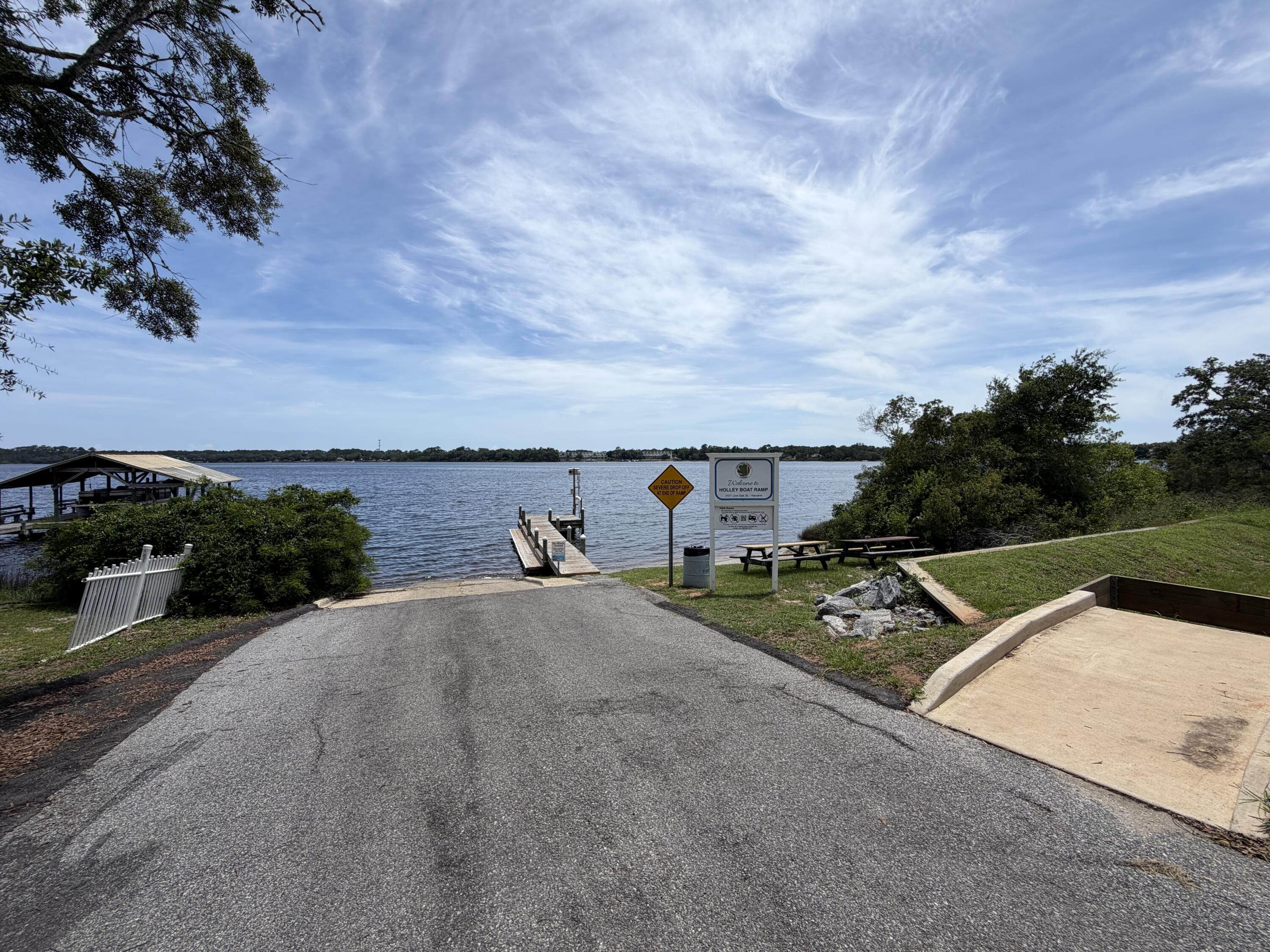 HOLLEY SHORES - Residential