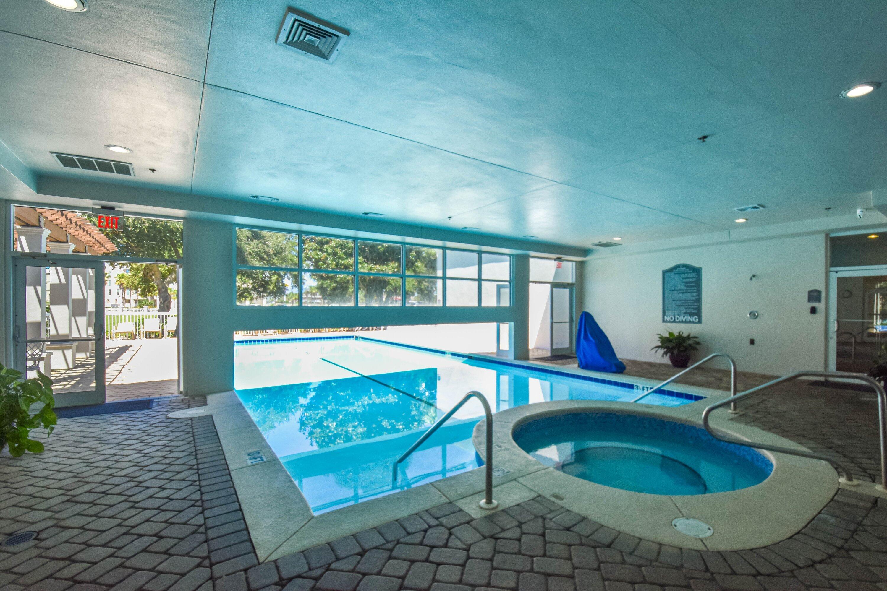 ST. MAARTEN AT SILVER SHELLS - Residential