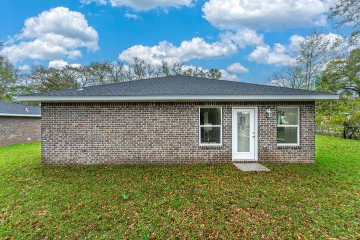 Crestview S1/2 LOTS 11 & 12 BLK 110 - Residential