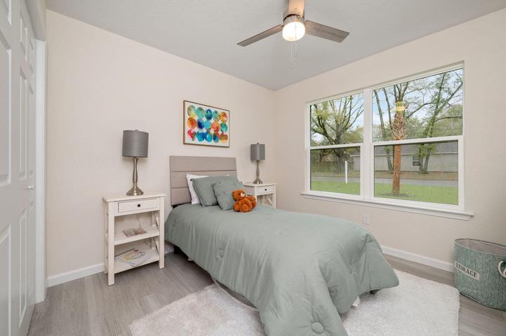 Crestview S1/2 LOTS 11 & 12 BLK 110 - Residential