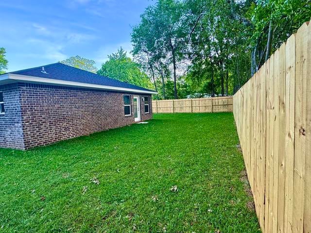 Crestview S1/2 LOTS 11 & 12 BLK 110 - Residential