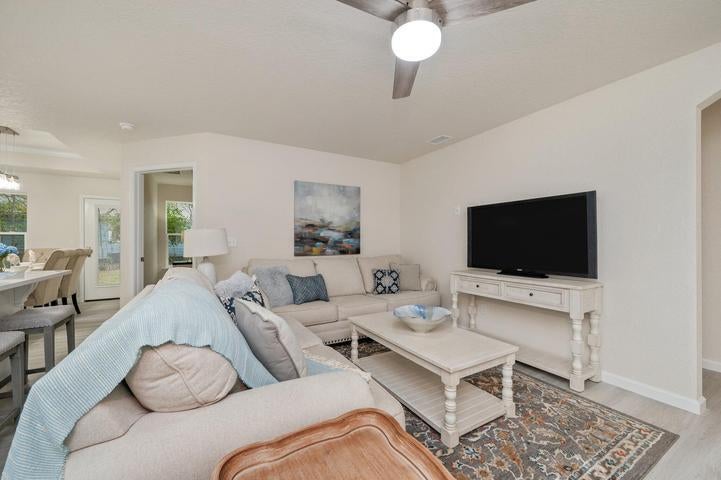 Crestview S1/2 LOTS 11 & 12 BLK 110 - Residential