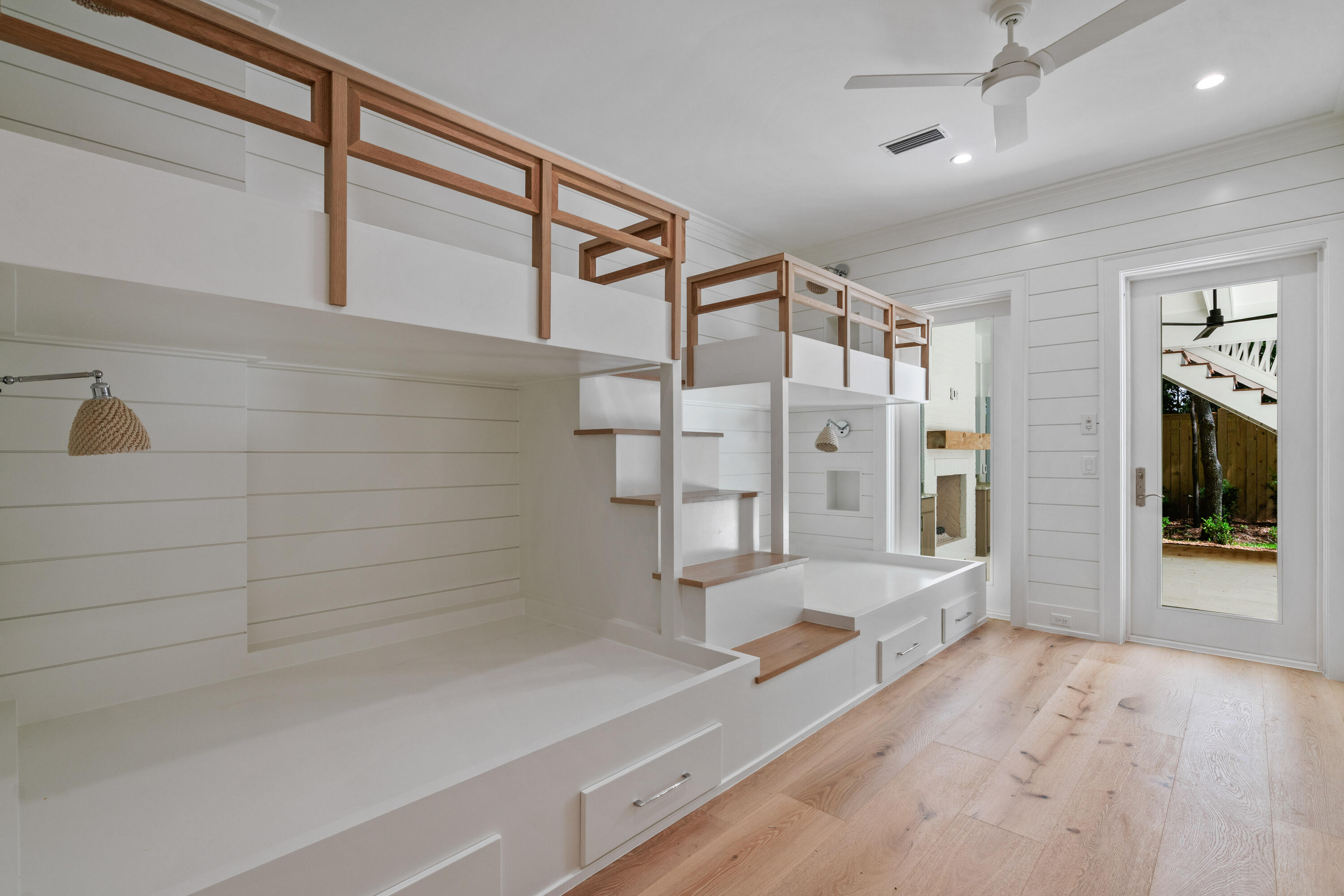SEAGROVE 5TH ADDN - Residential