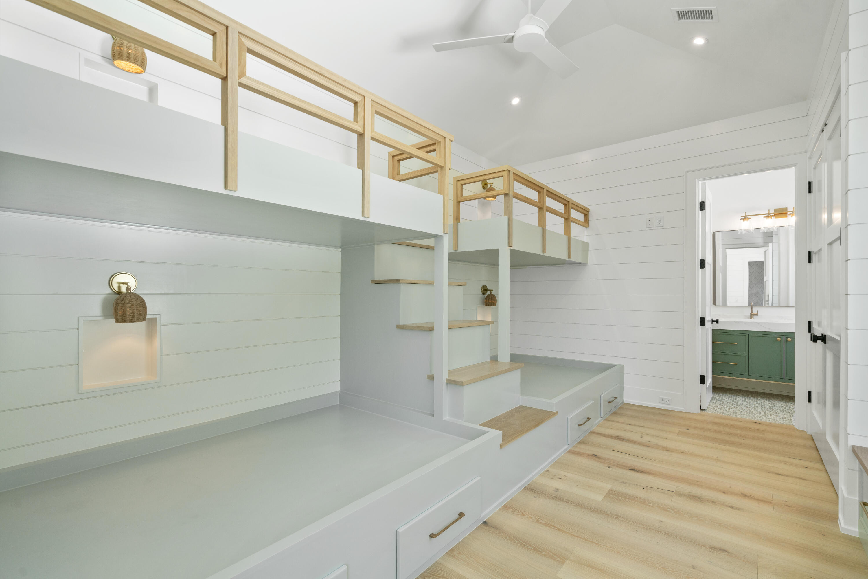 SEAGROVE 5TH ADDN - Residential