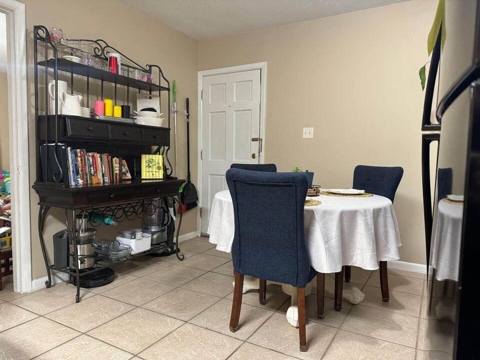 OAKLAND ADDN AMENDED LOT 13 BLK 33 - Residential Lease