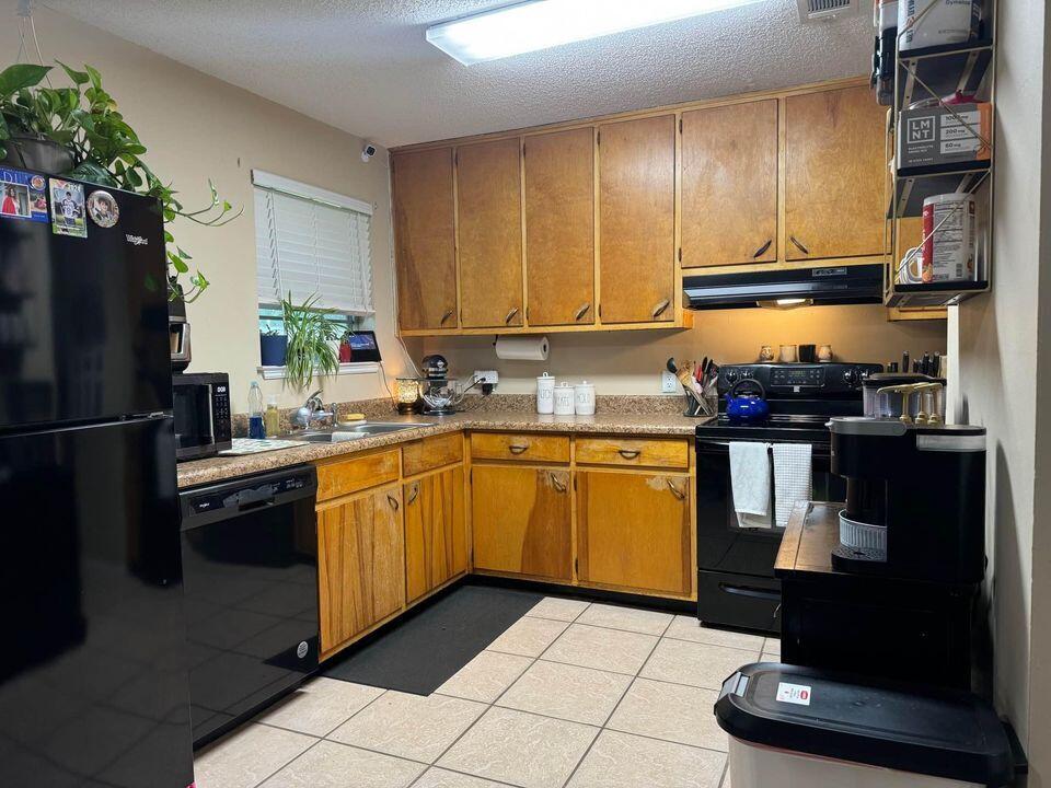 OAKLAND ADDN AMENDED LOT 13 BLK 33 - Residential Lease