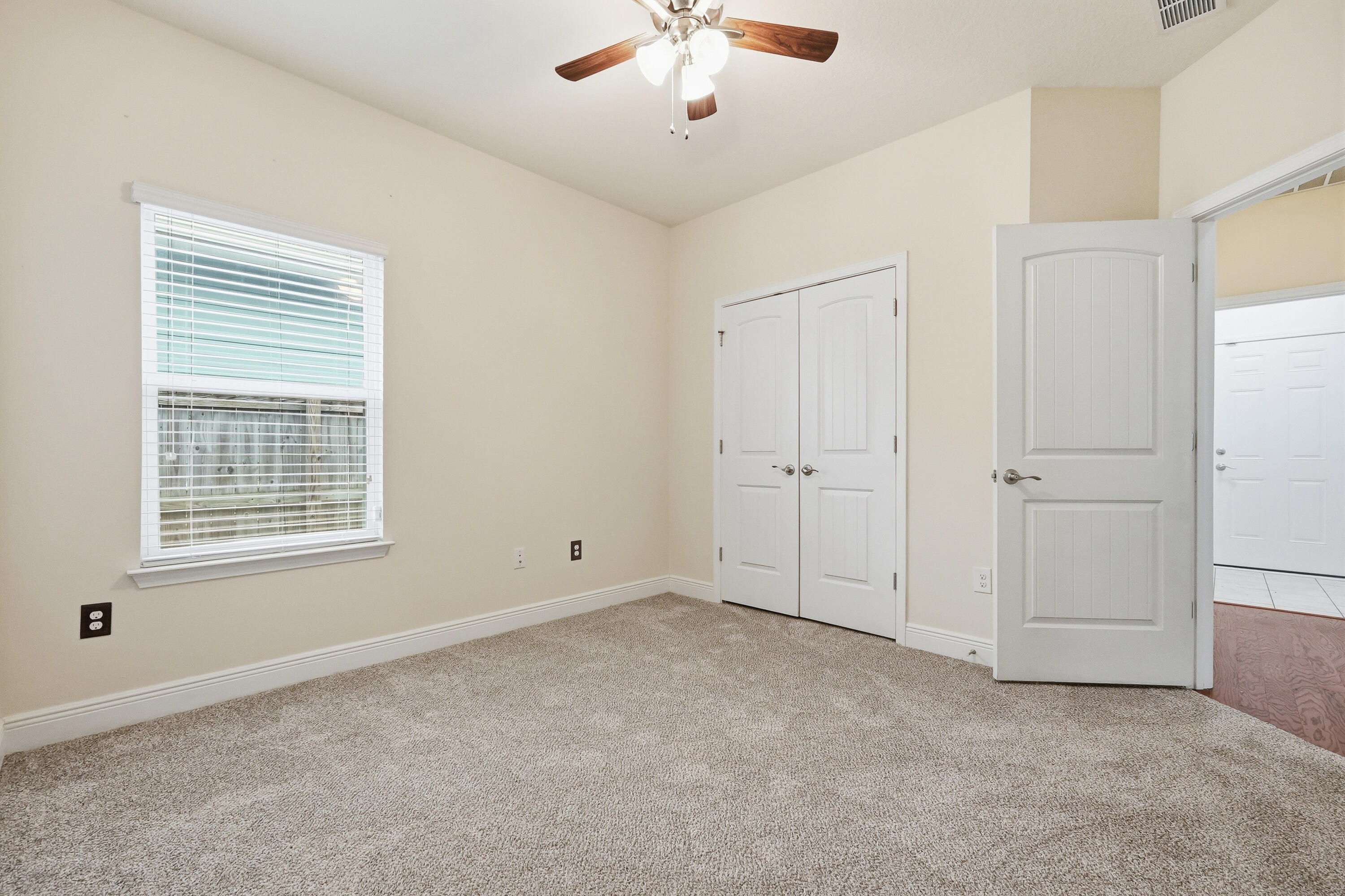 LAGRANGE LANDING - Residential