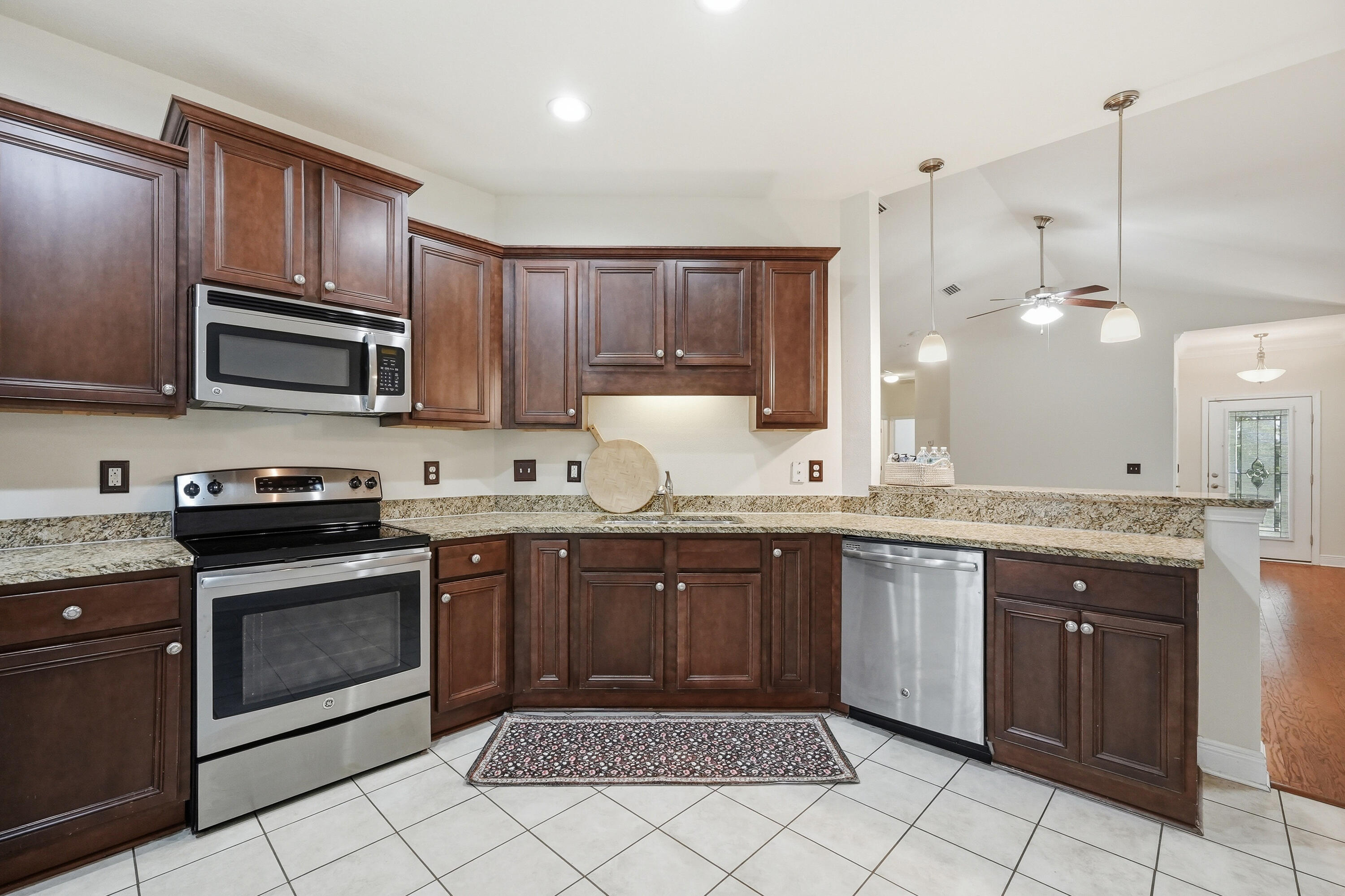 LAGRANGE LANDING - Residential