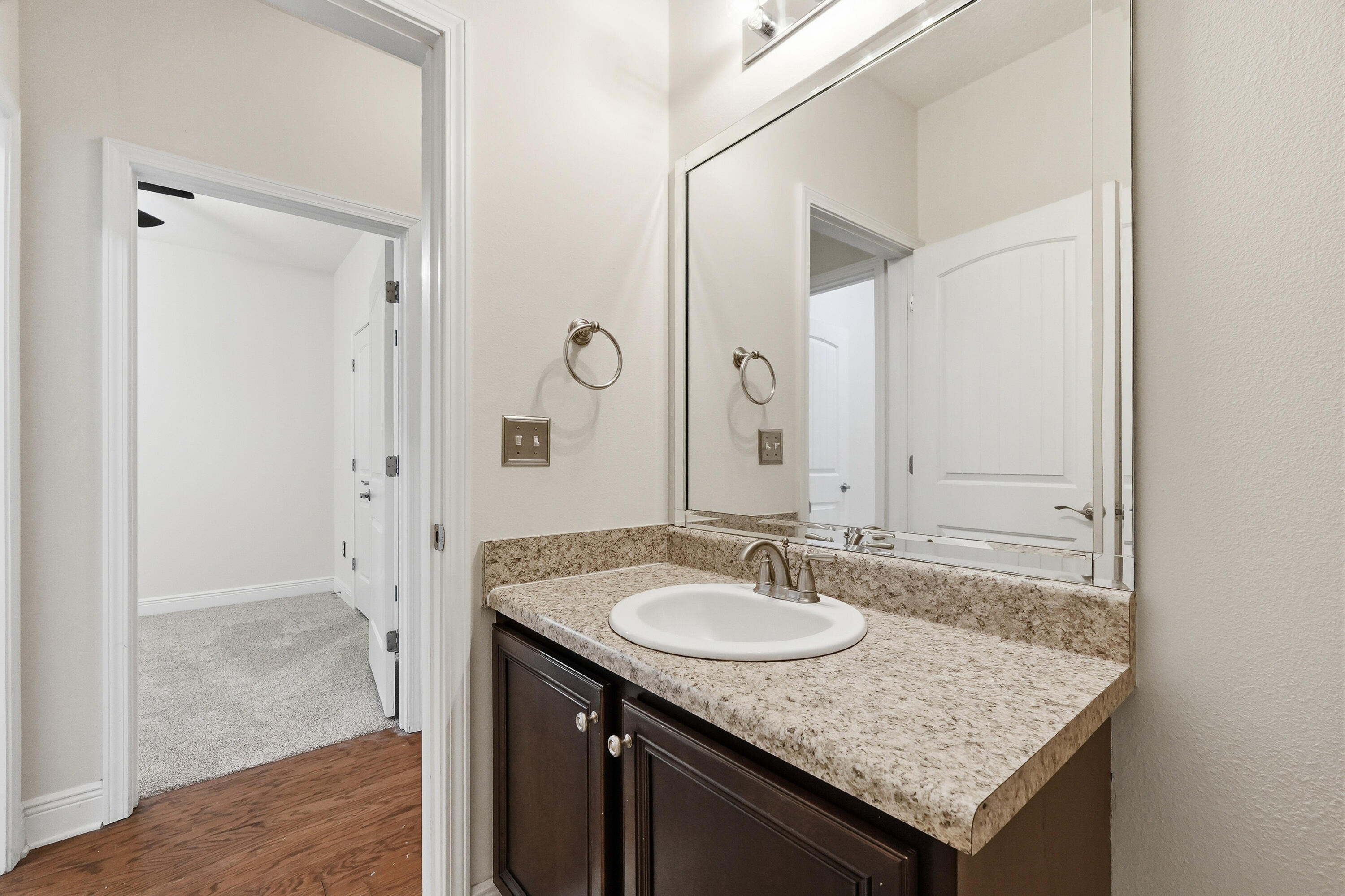 LAGRANGE LANDING - Residential
