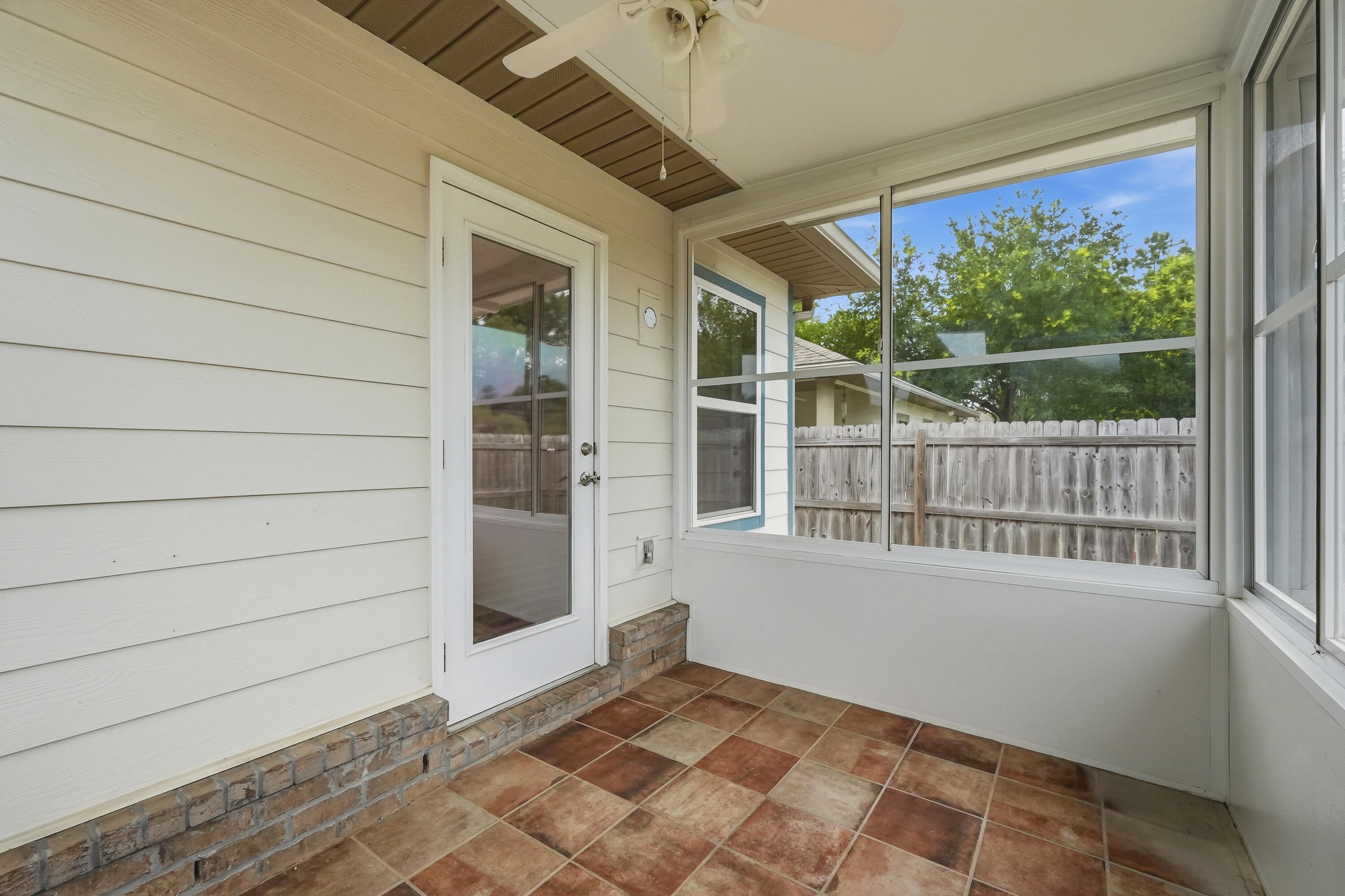LAGRANGE LANDING - Residential