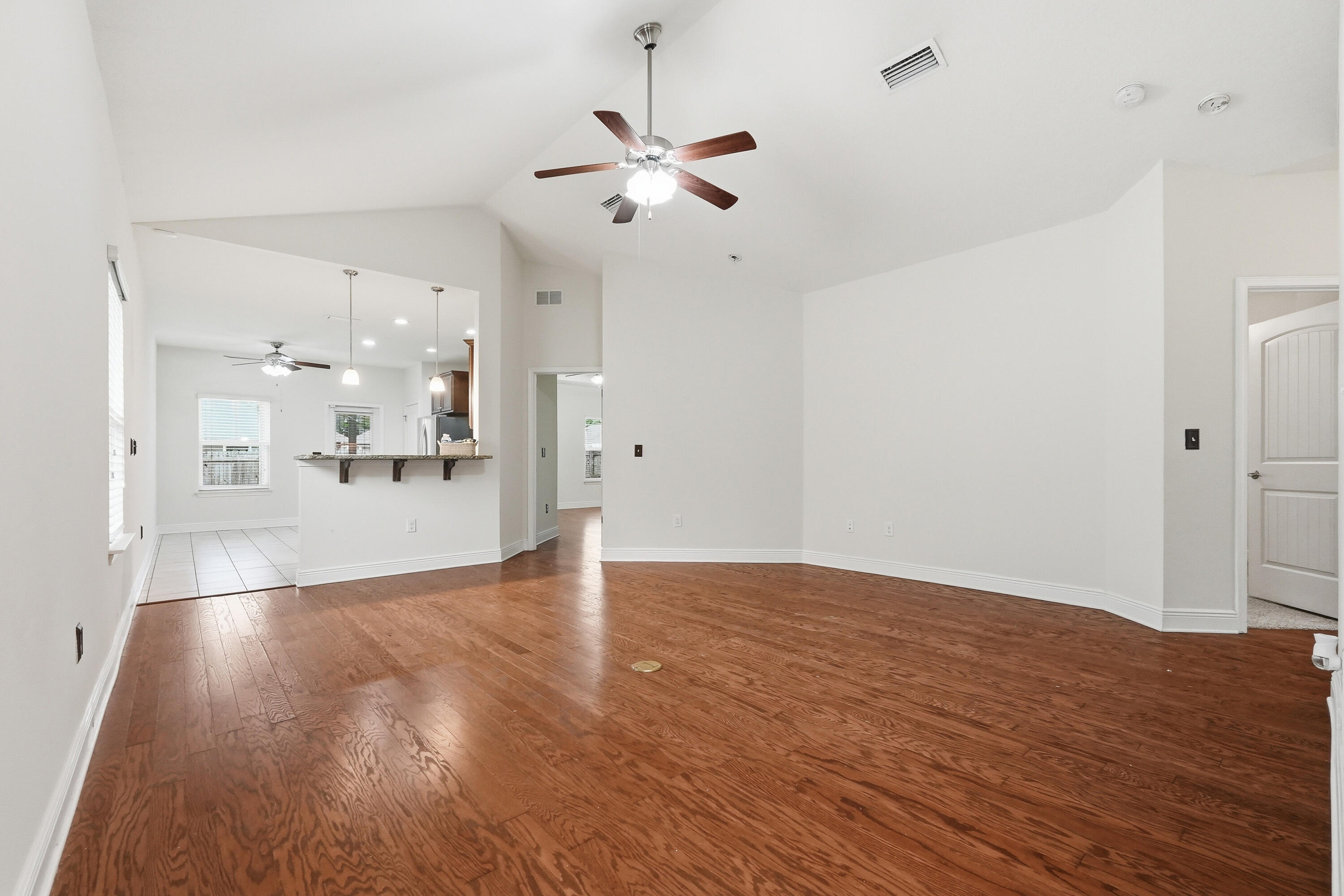 LAGRANGE LANDING - Residential