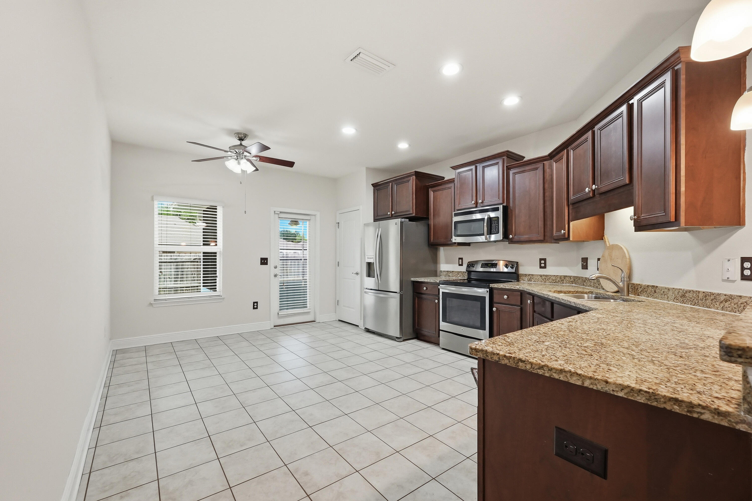 LAGRANGE LANDING - Residential