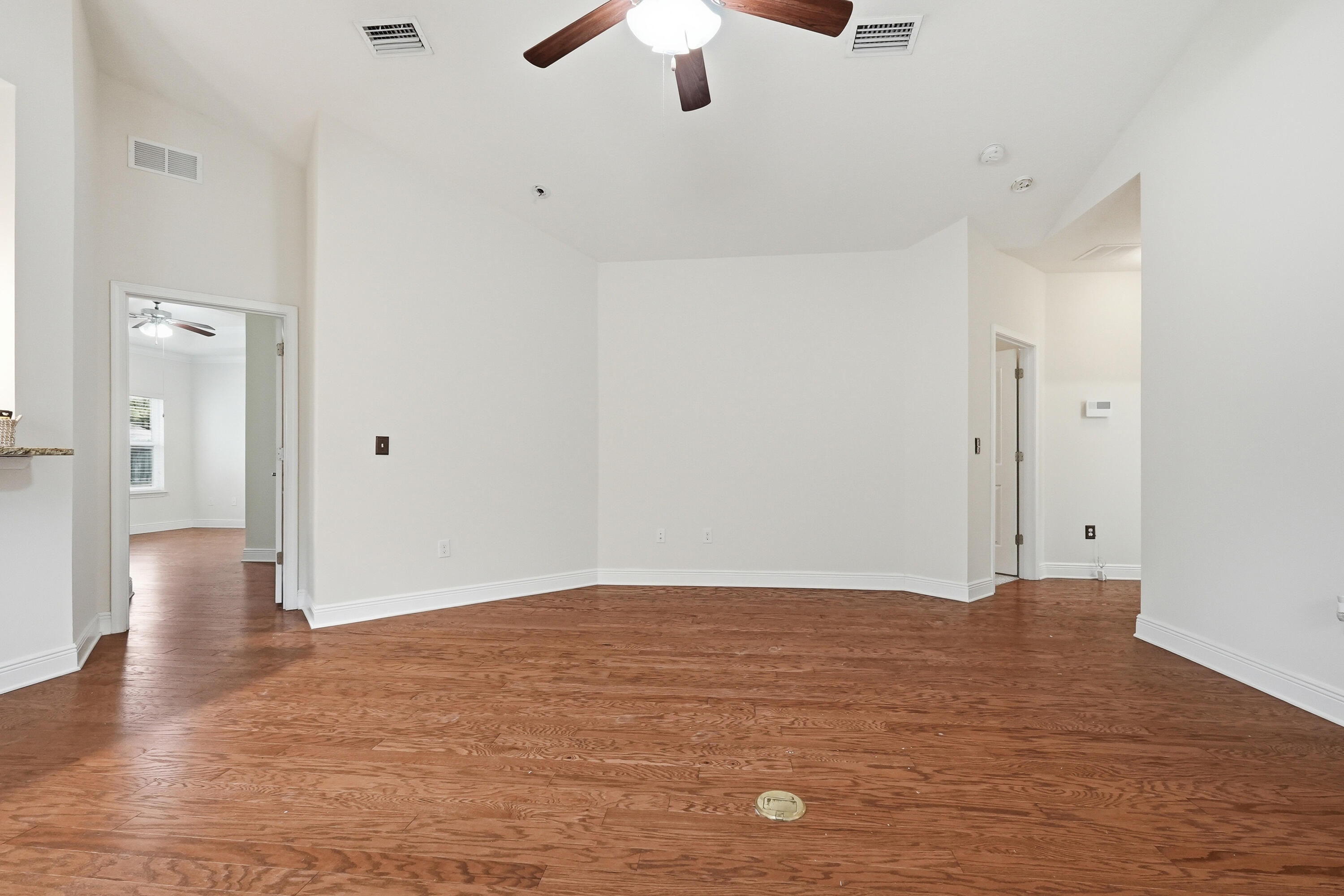 LAGRANGE LANDING - Residential