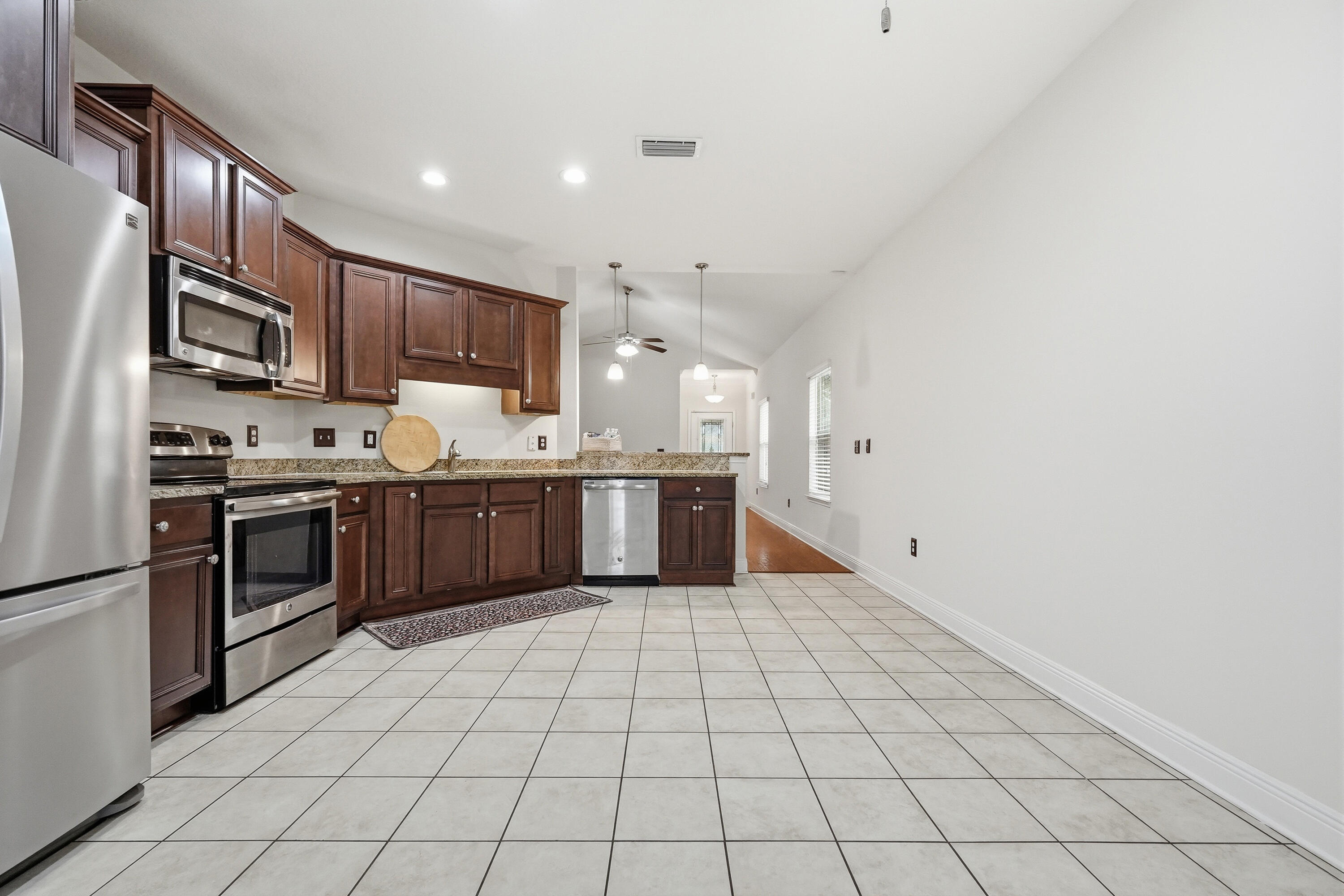 LAGRANGE LANDING - Residential