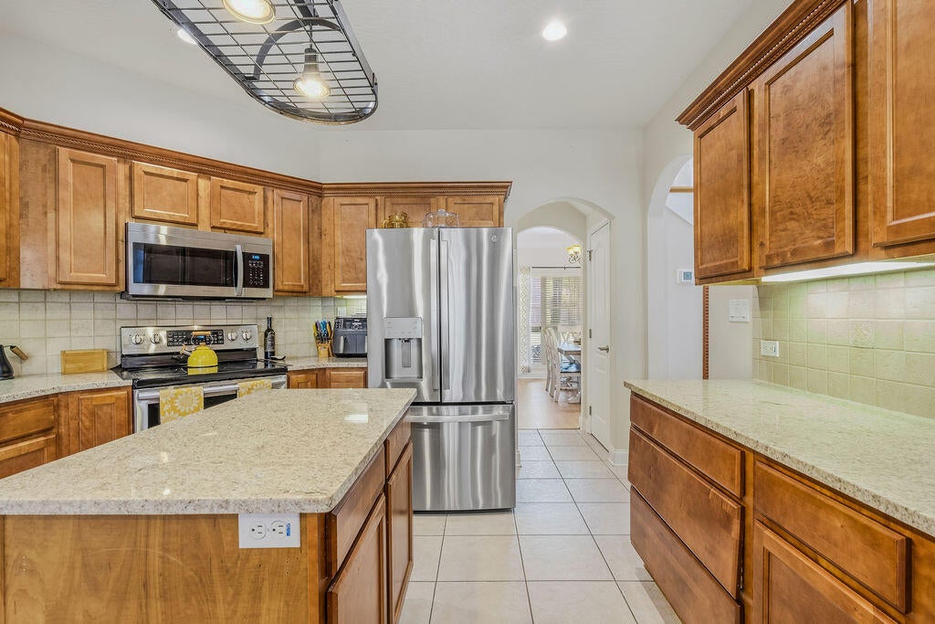 BRIDGEPORT COLONY - Residential