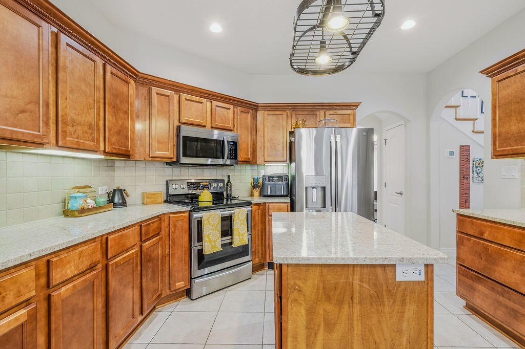 BRIDGEPORT COLONY - Residential