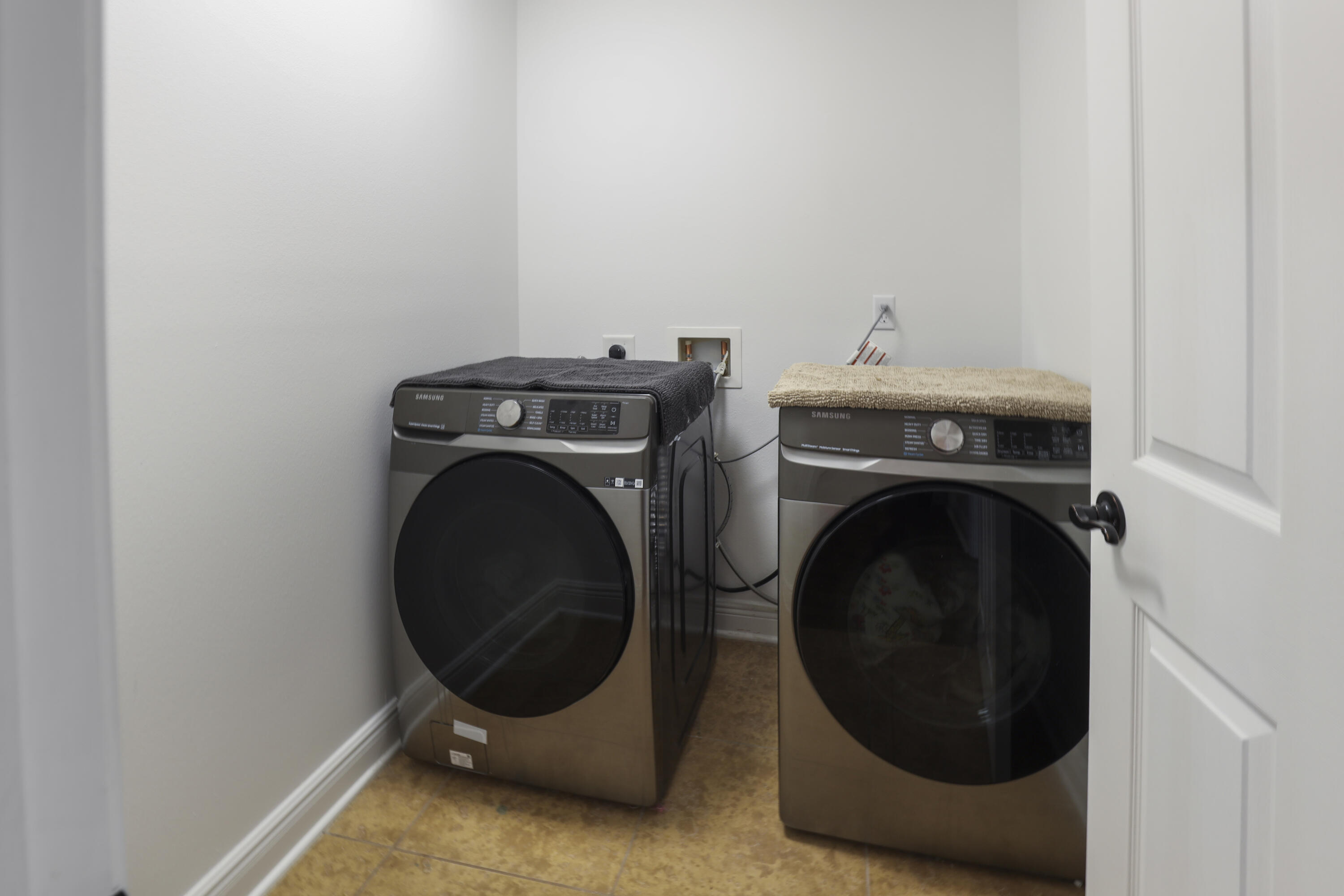 Sacred Oaks - Residential Lease