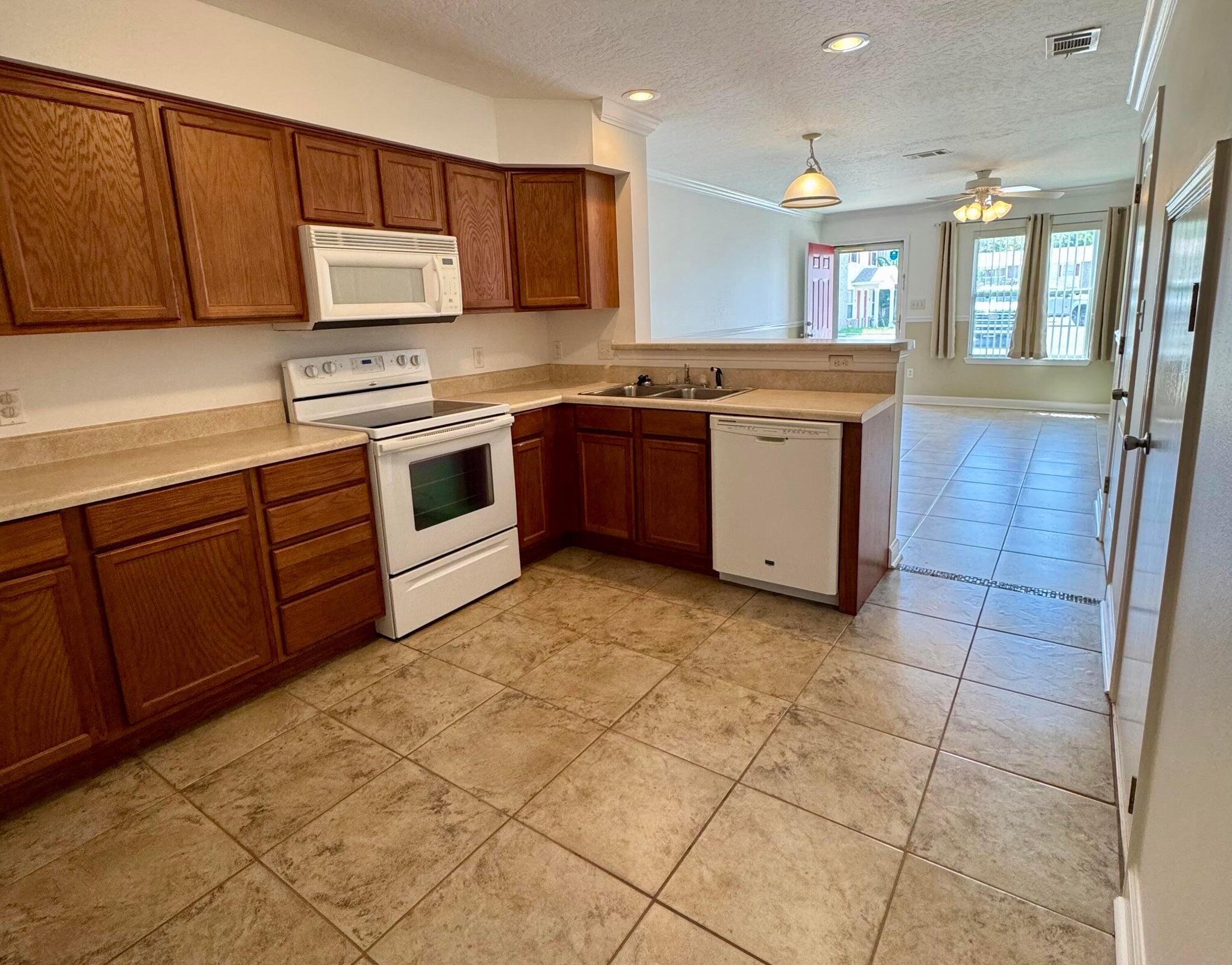 SHAY LIN T/H - Residential Lease