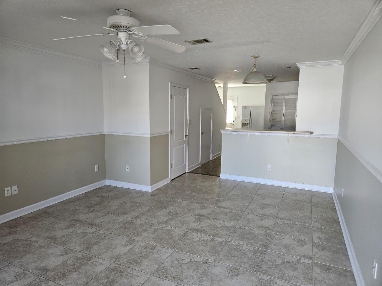Move-in ready townhome located in the highly desirable Niceville area Between Niceville and Bluewater Bay, this meticulously maintained property features a bright, open-concept main floor with an expansive living area.  The large kitchen boasts ample counter space and transitions smoothly into an efficient indoor laundry room and convenient guest half bath All key appliances are included:  refrigerator, dishwasher, 15 min from EGLIN AFB. 5 mIn from Navy EOD school. 30 min from Duke Field, shopping all close by, 15 min from Destin beaches. Must qualify. 1 year lease, no pets, no smoking or vaping. Security deposit equals 1rst month's rent.
Contact 850-218-6374 for info.
