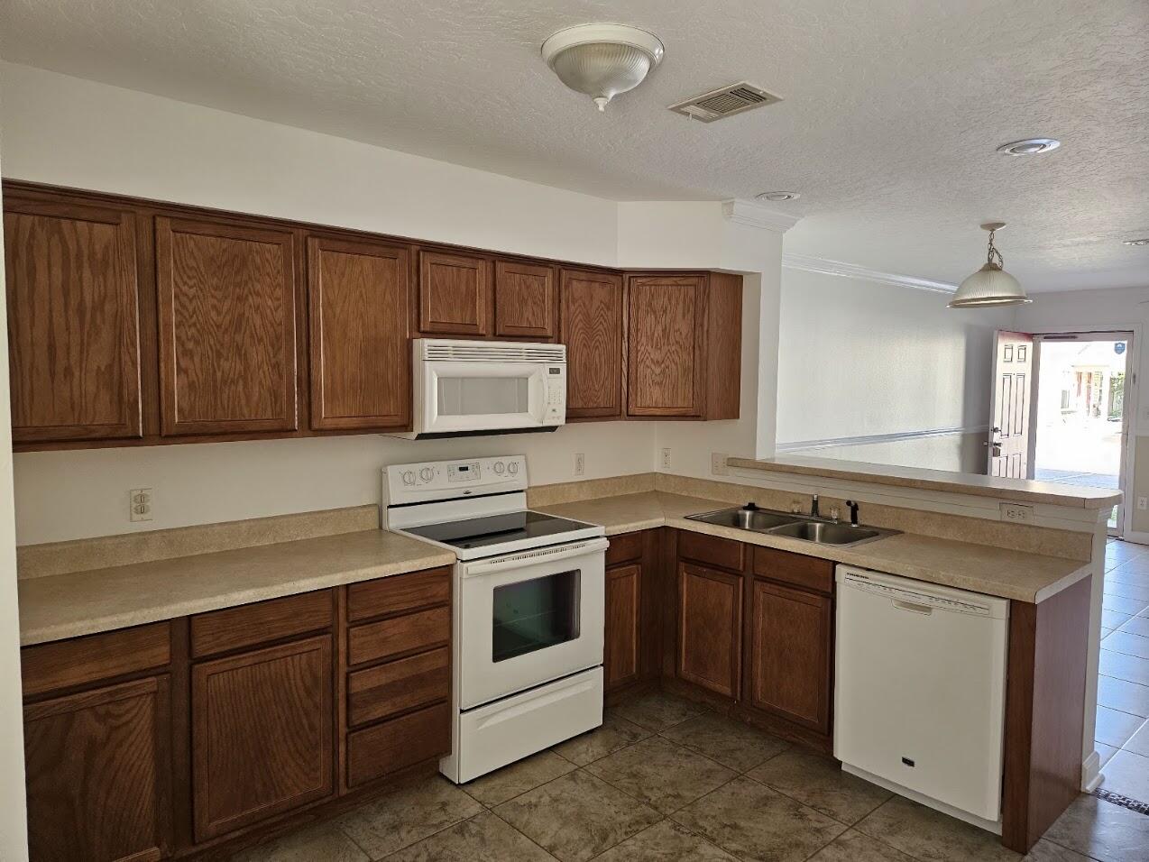 SHAY LIN T/H - Residential Lease