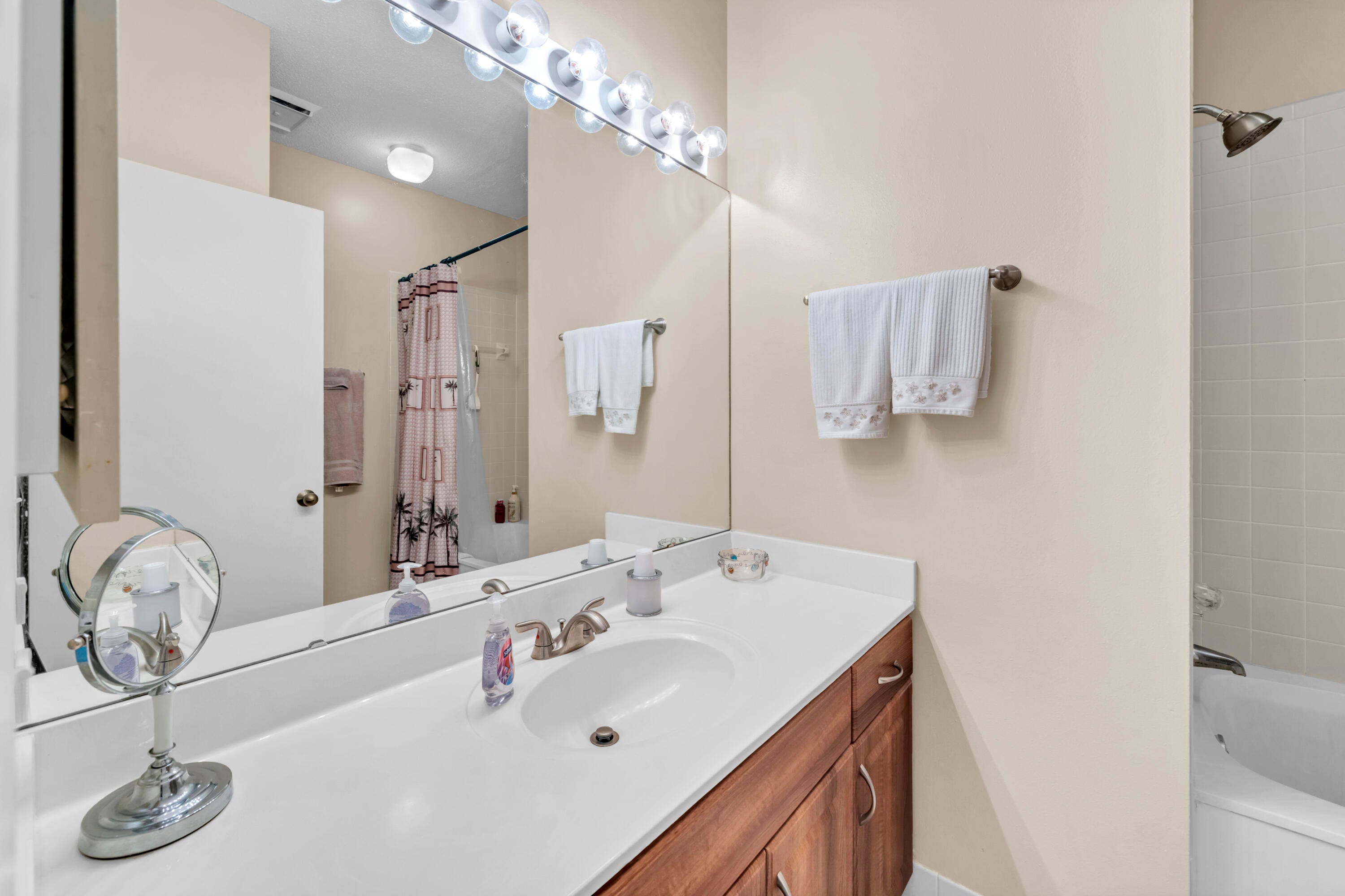 HIDDEN DUNES BEACH COTTAGES - Residential