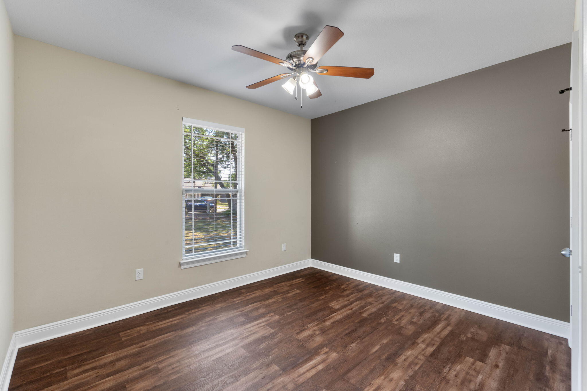 TOM KING ESTATES - Residential