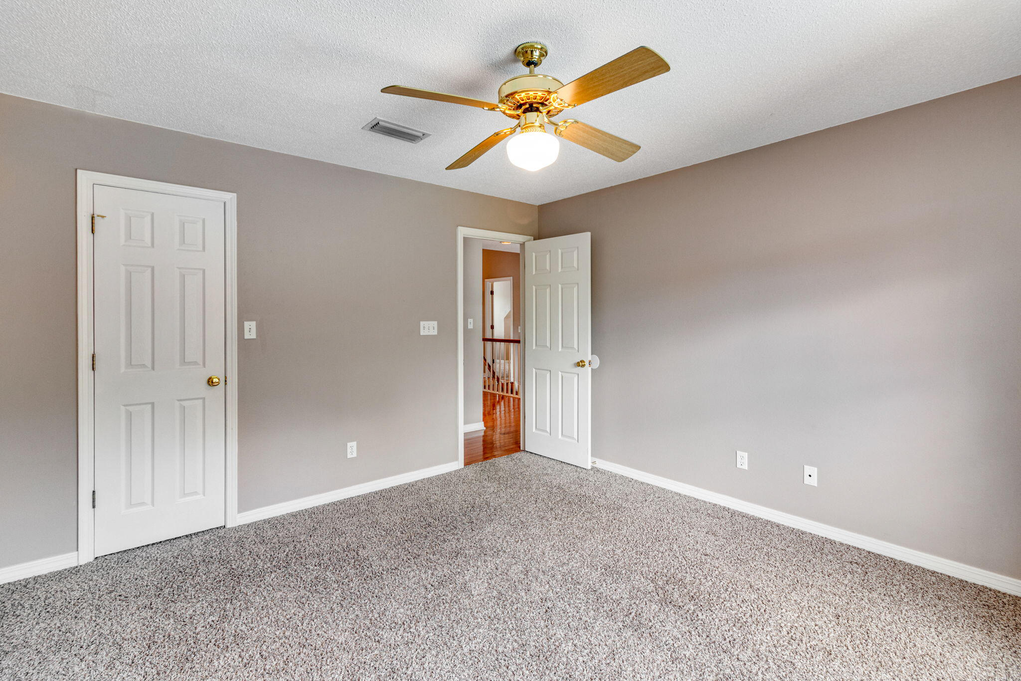 NATURES TRAIL - Residential Lease