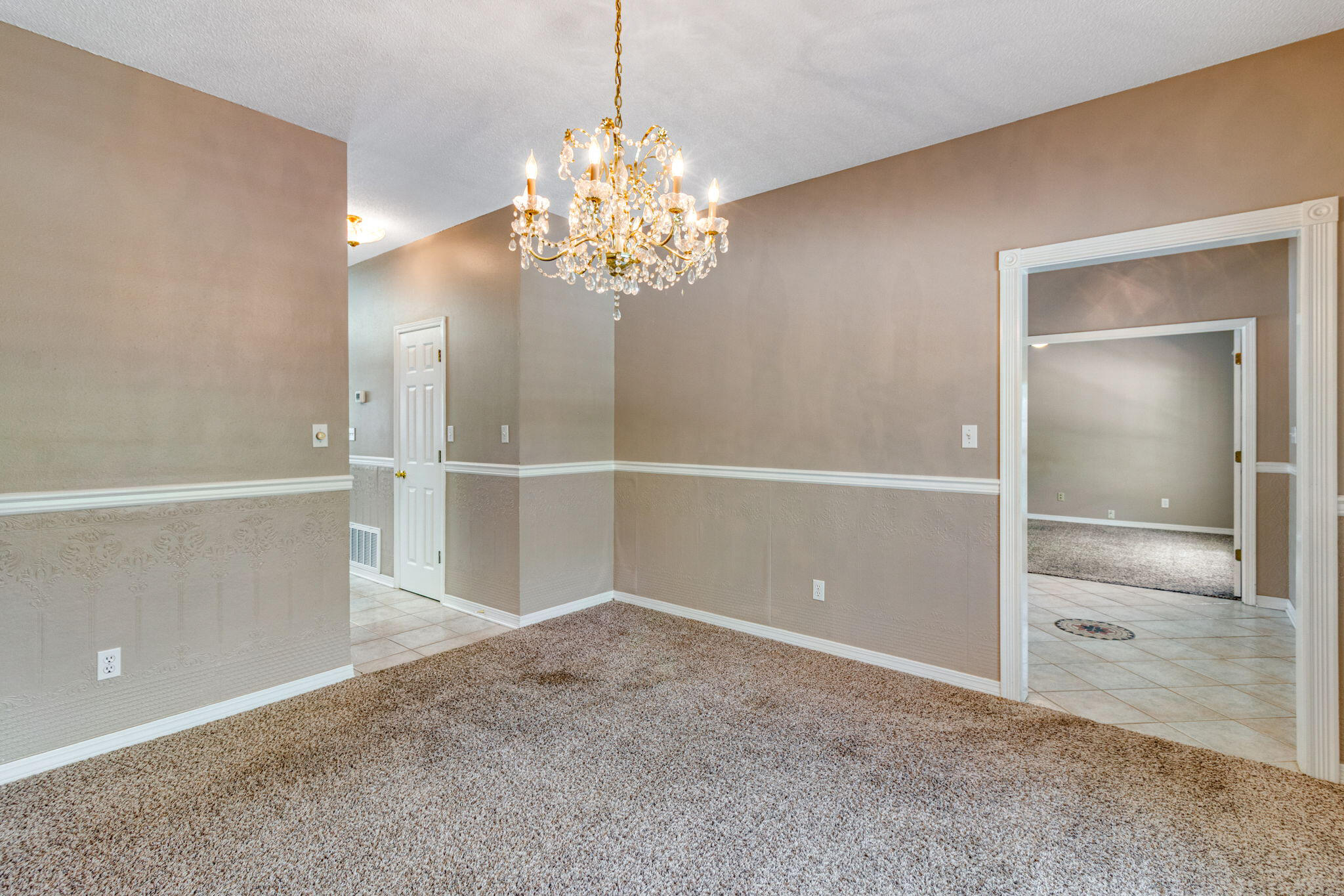 NATURES TRAIL - Residential Lease