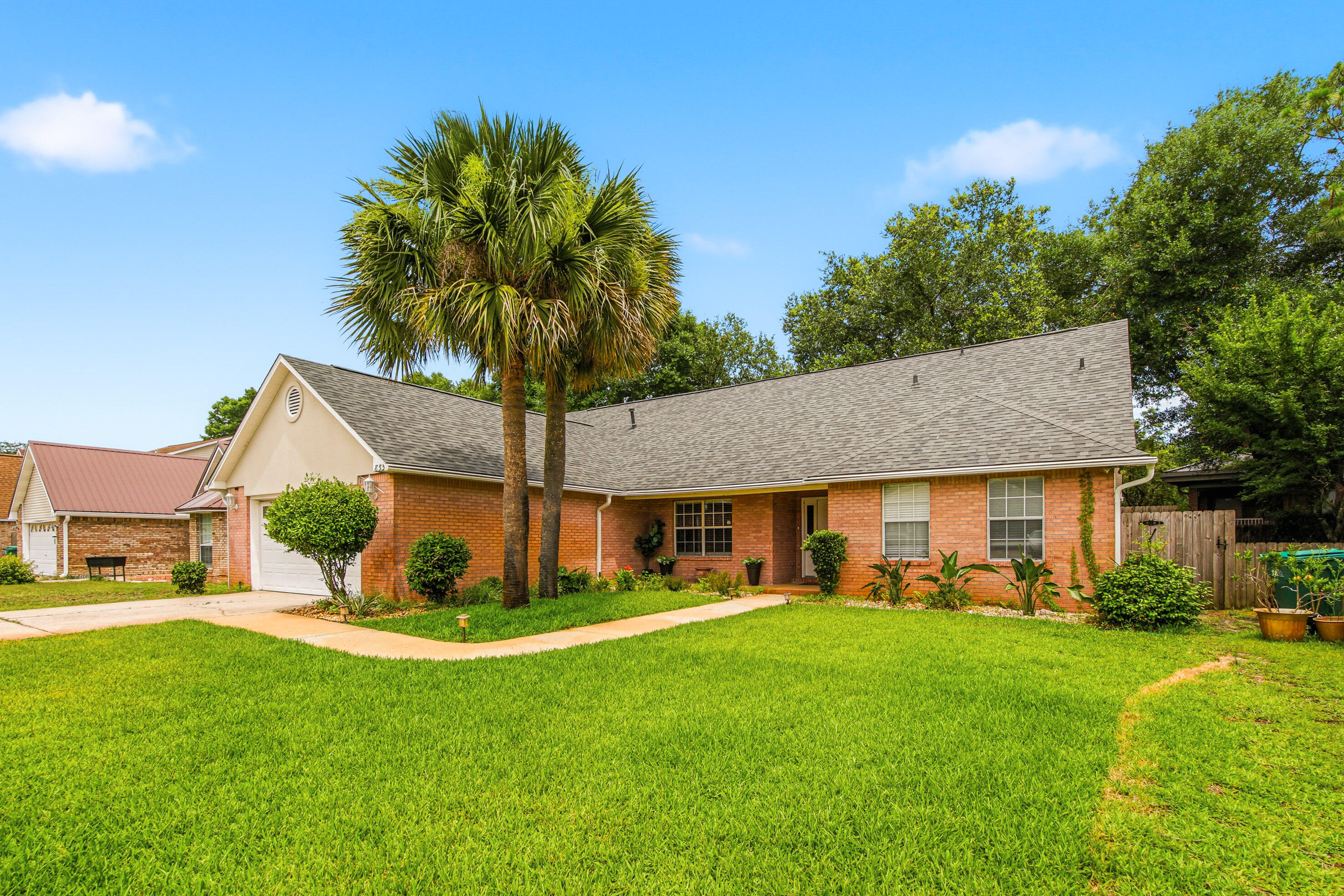 SHALIMAR COMMONS - Residential