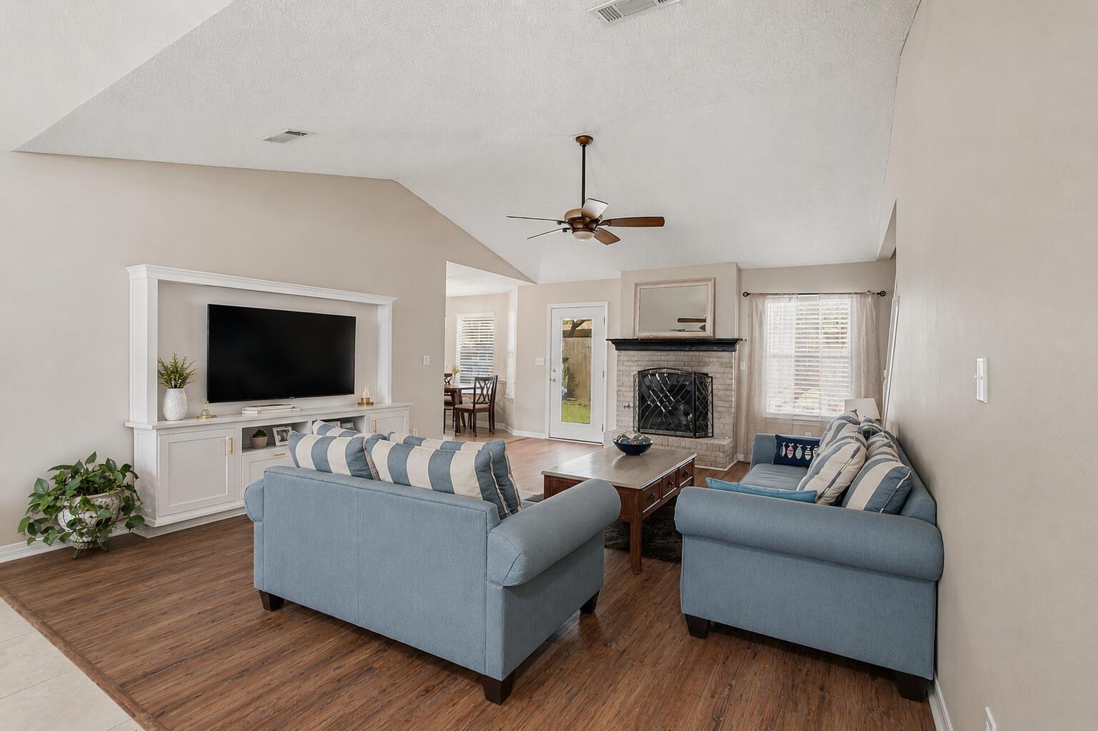 SHALIMAR COMMONS - Residential