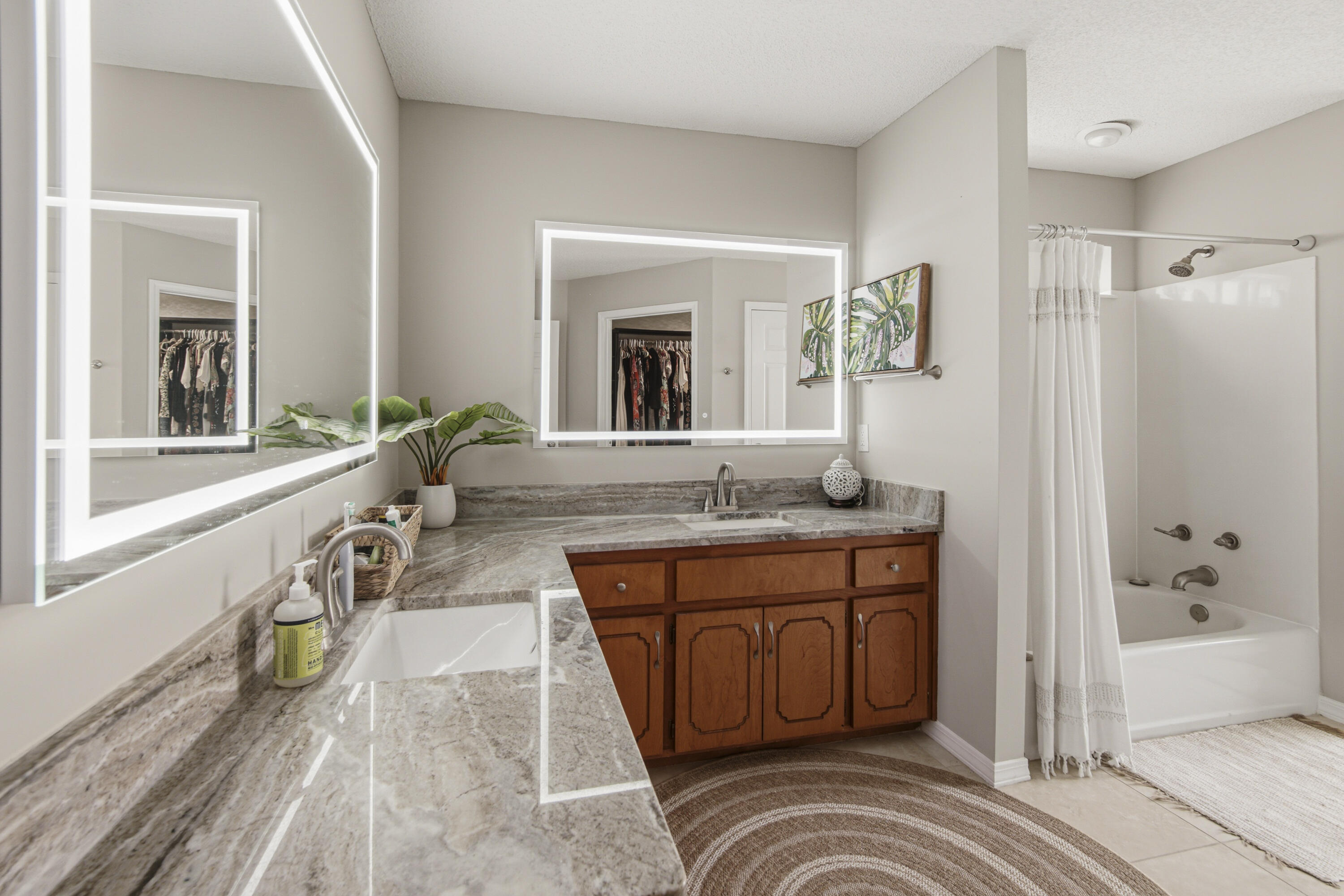 SHALIMAR COMMONS - Residential