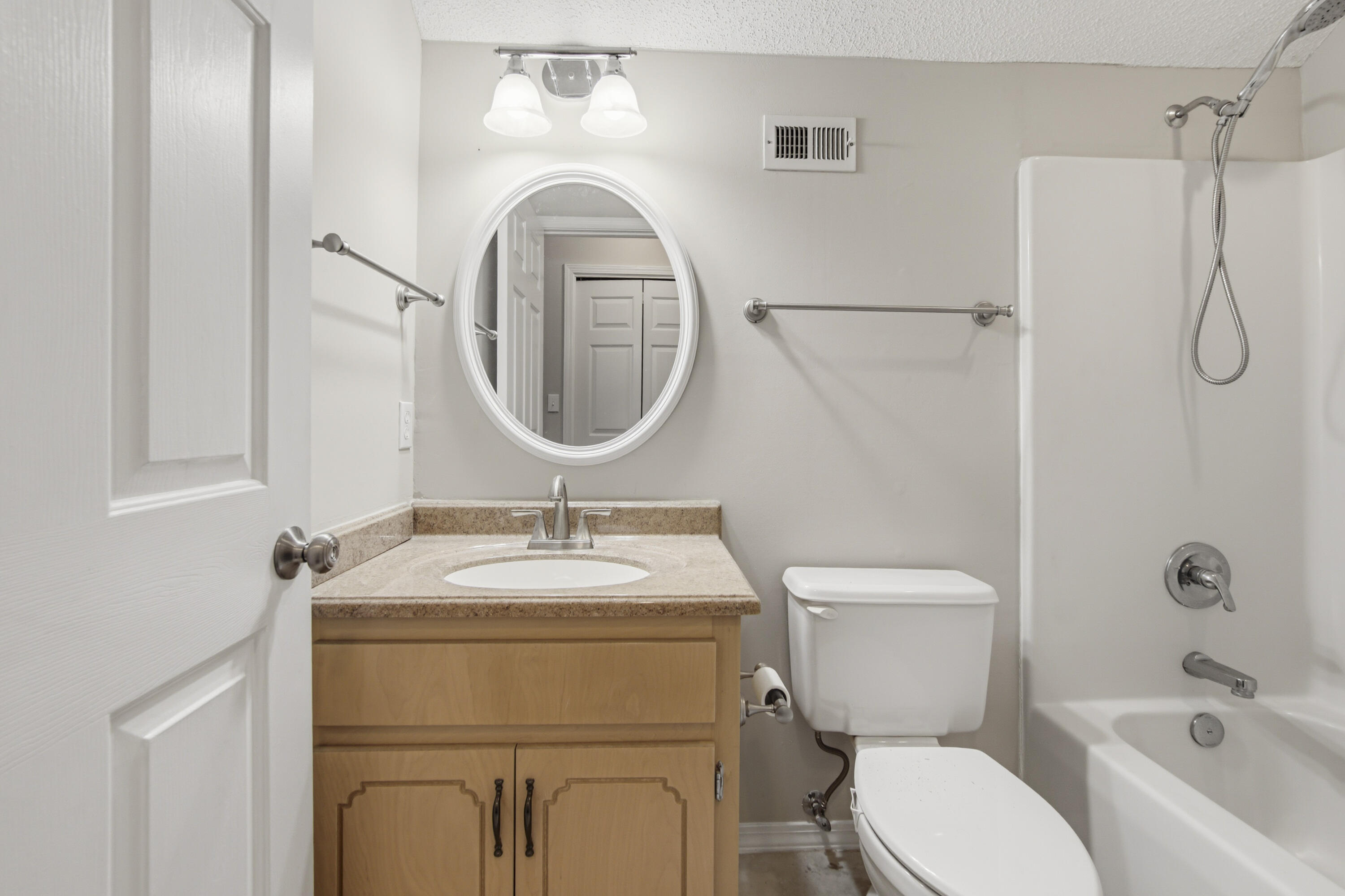 SHALIMAR COMMONS - Residential