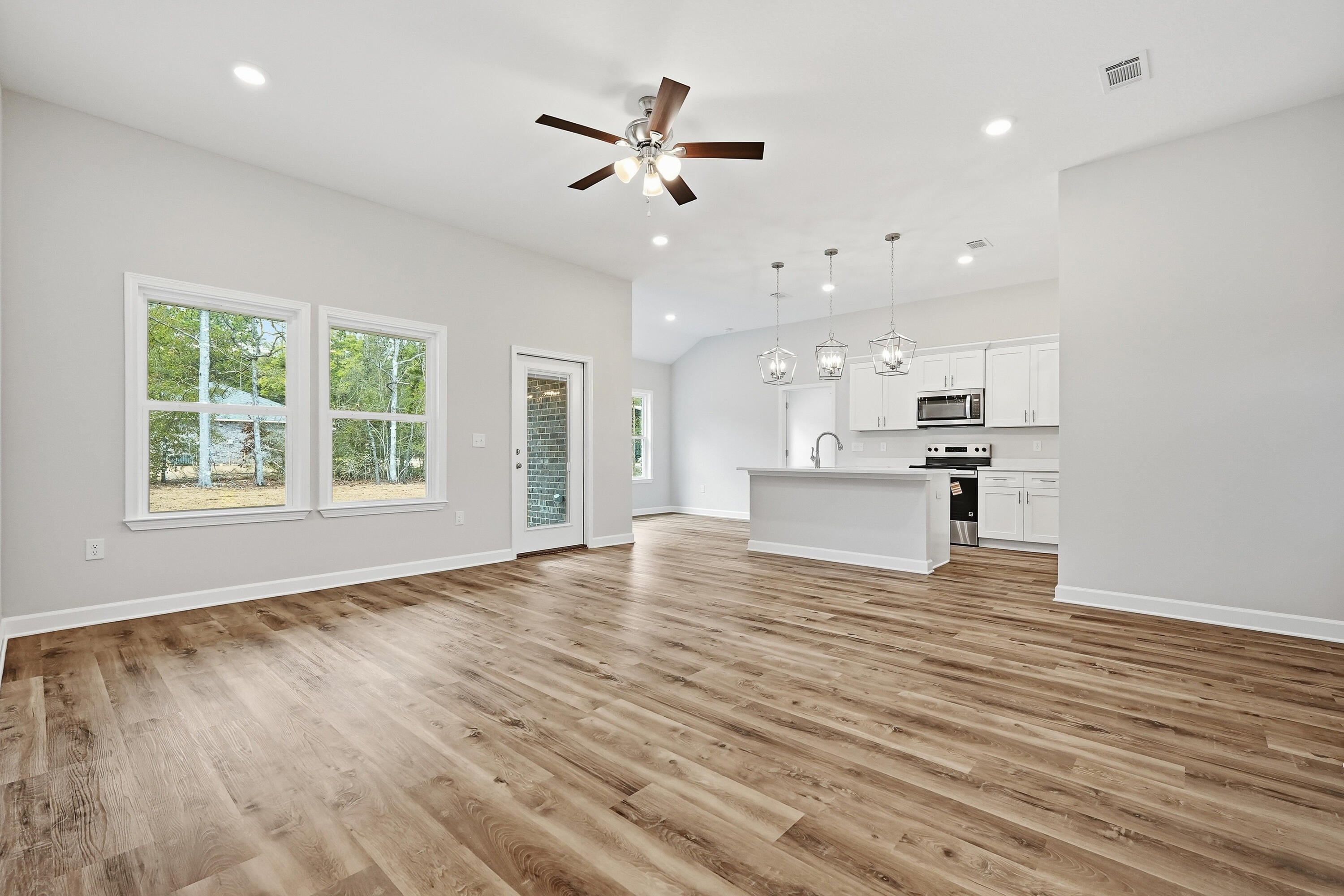 SOUTHERN CHARM - Residential