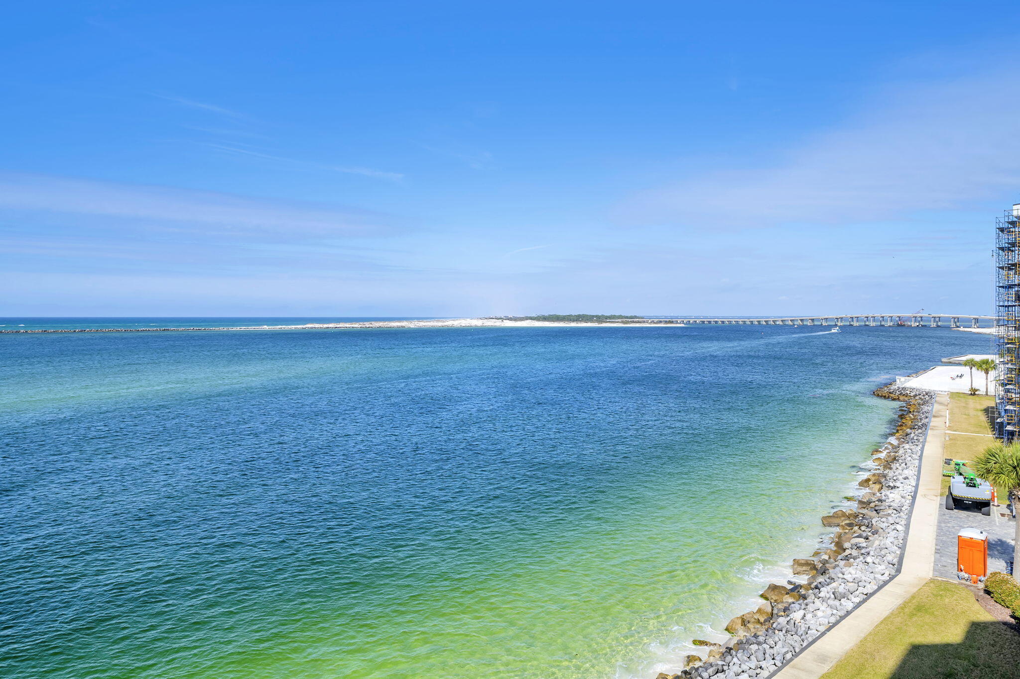 WATERVIEW TOWERS YACHT CLUB - Residential