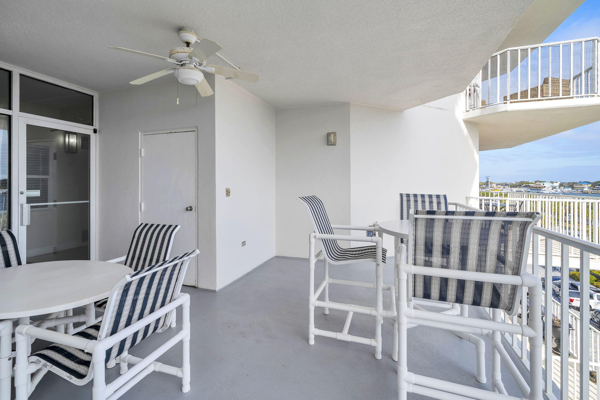 WATERVIEW TOWERS YACHT CLUB - Residential