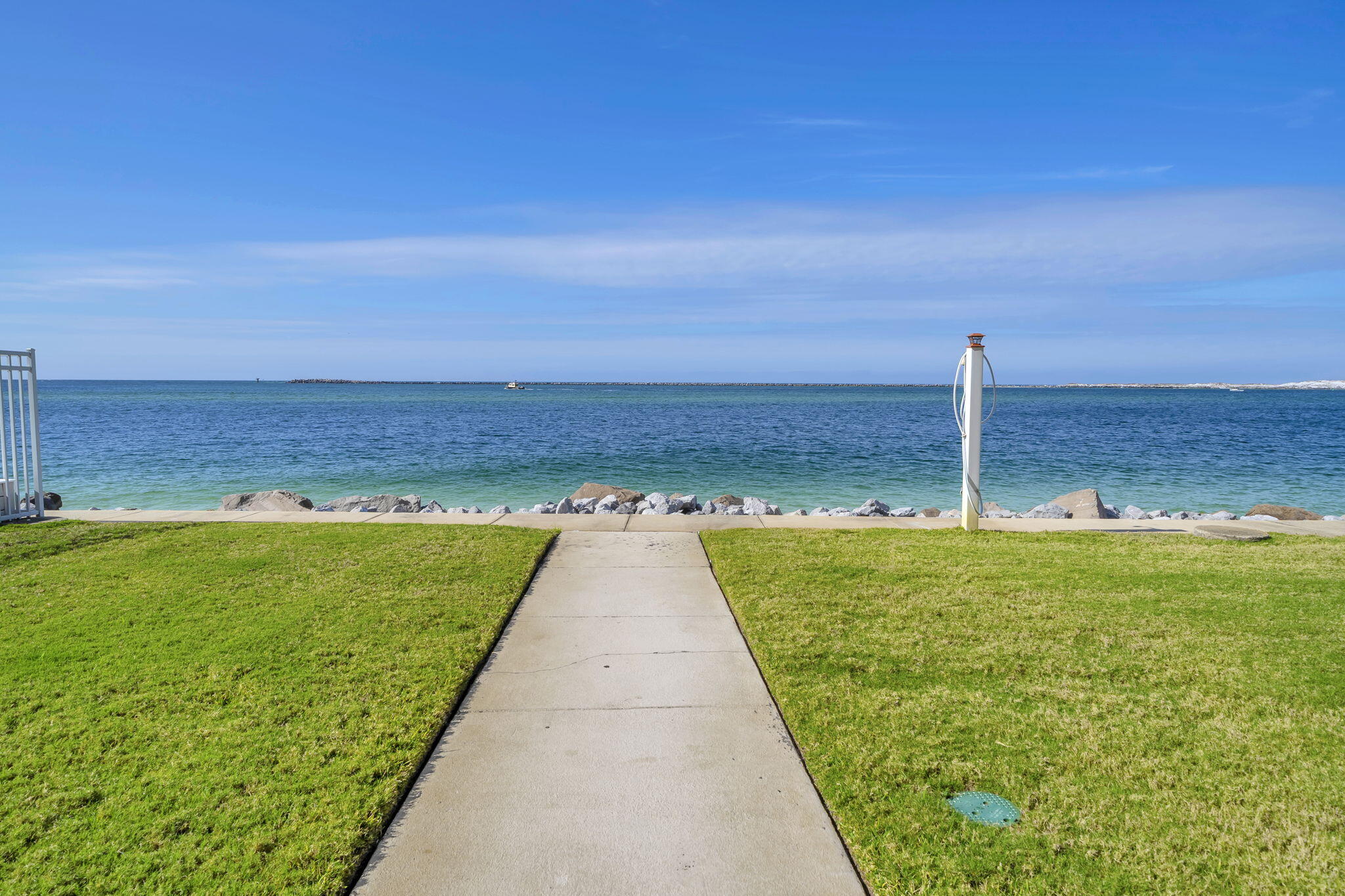 WATERVIEW TOWERS YACHT CLUB - Residential