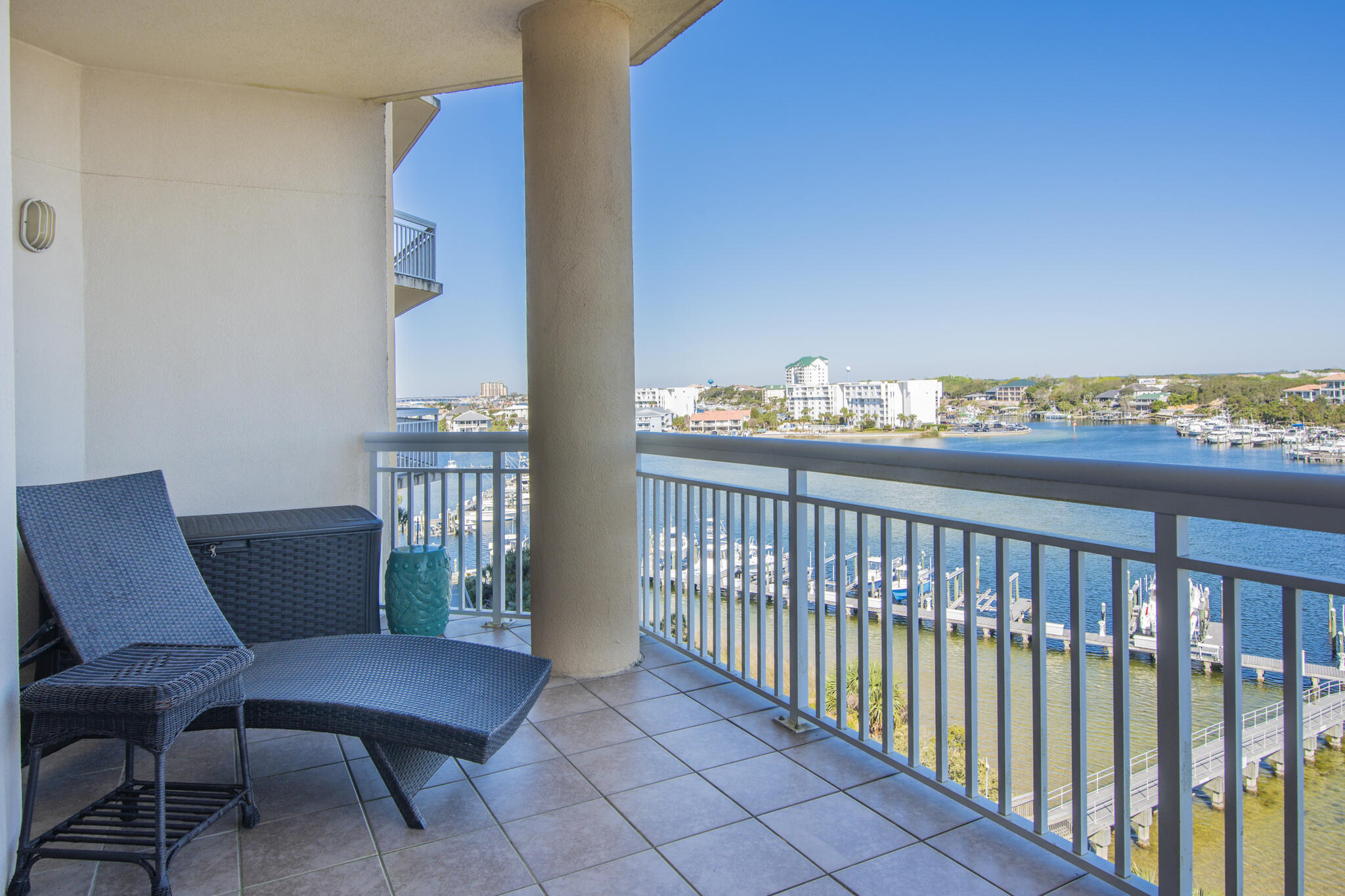 HARBOR LANDING - Residential