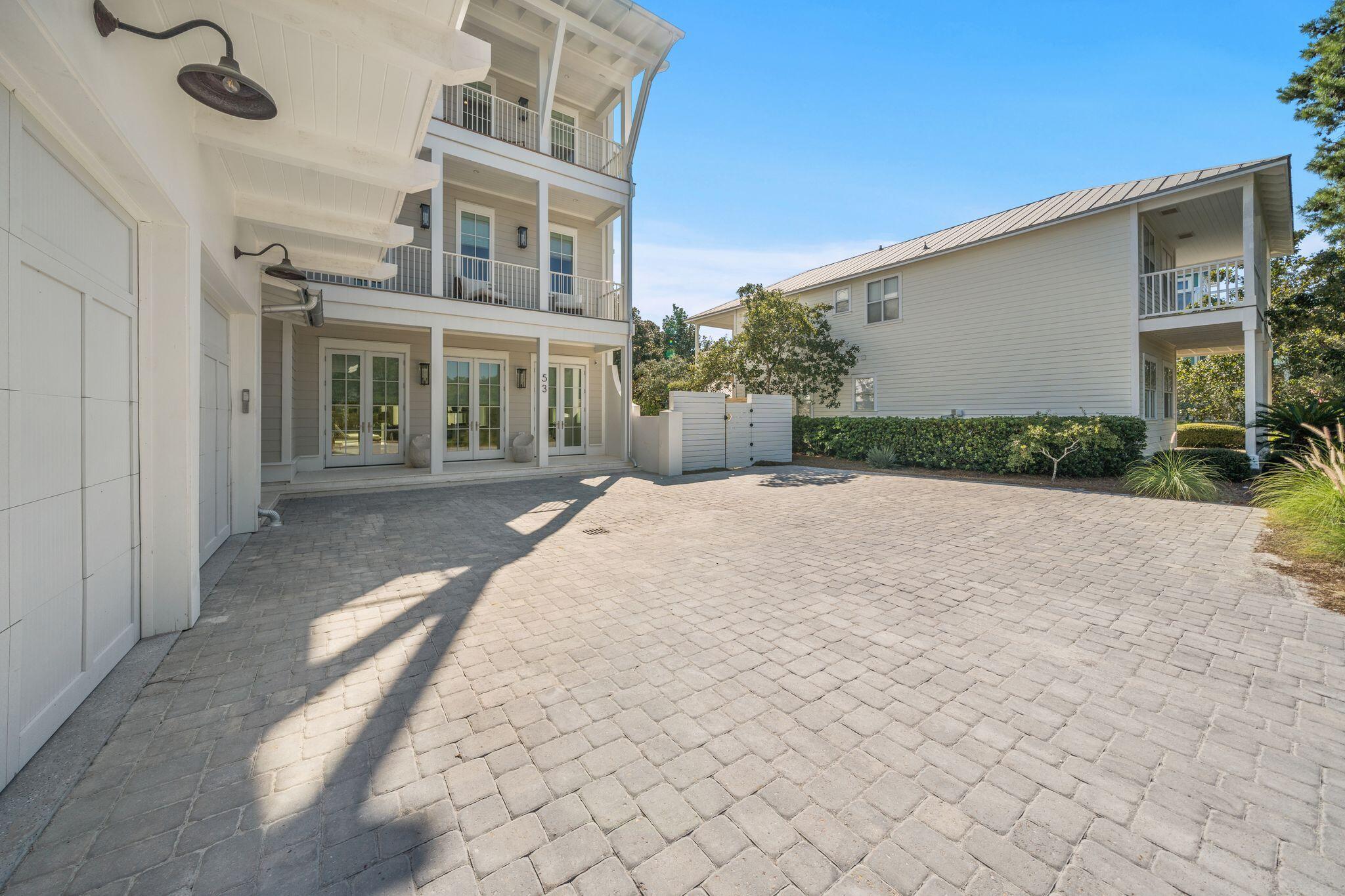 BLUE MOUNTAIN BEACH - Residential
